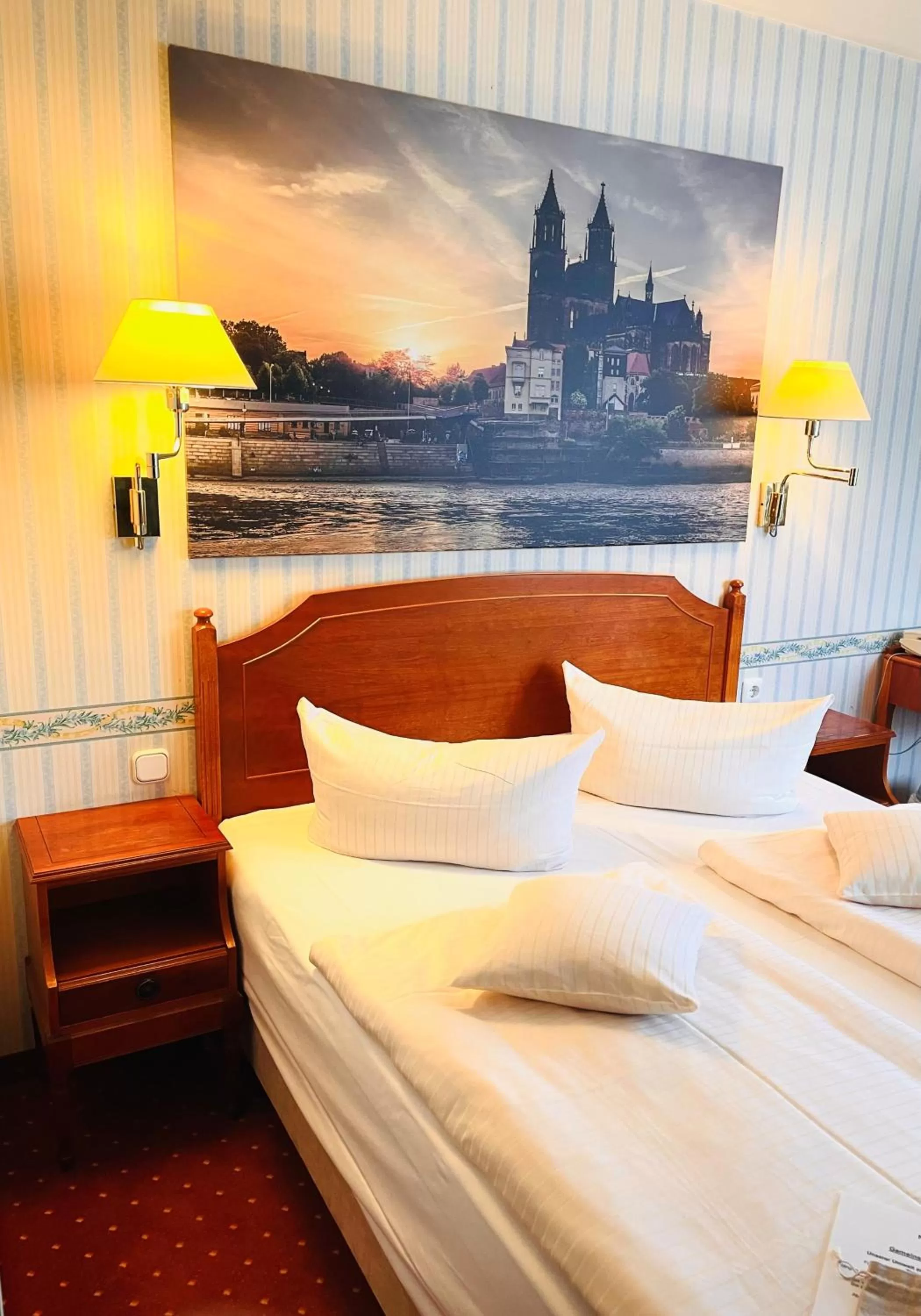 Photo of the whole room, Bed in Mercure Hotel Plaza Magdeburg