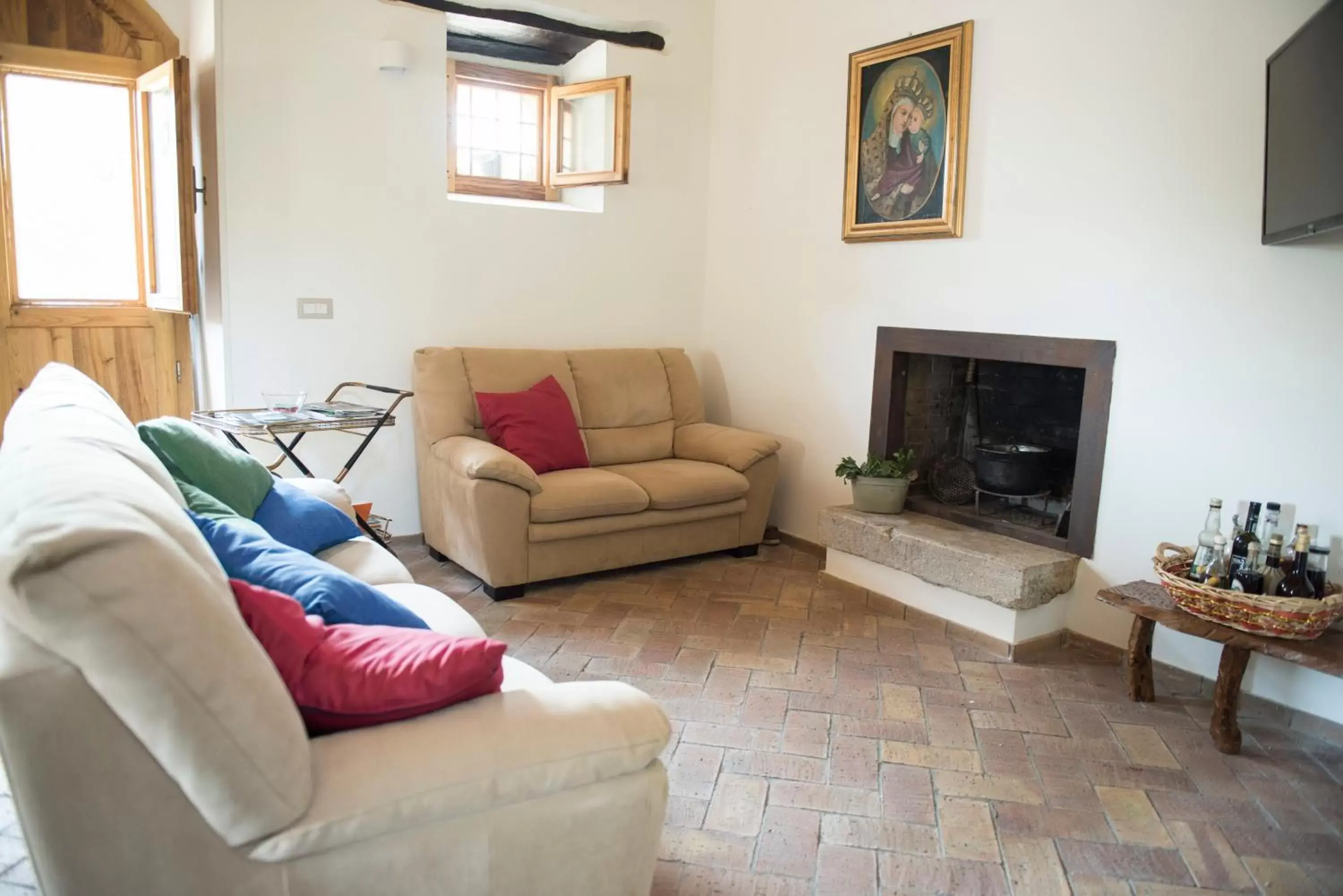 Communal lounge/ TV room, Seating Area in B&B Rifugio tra gli Ulivi