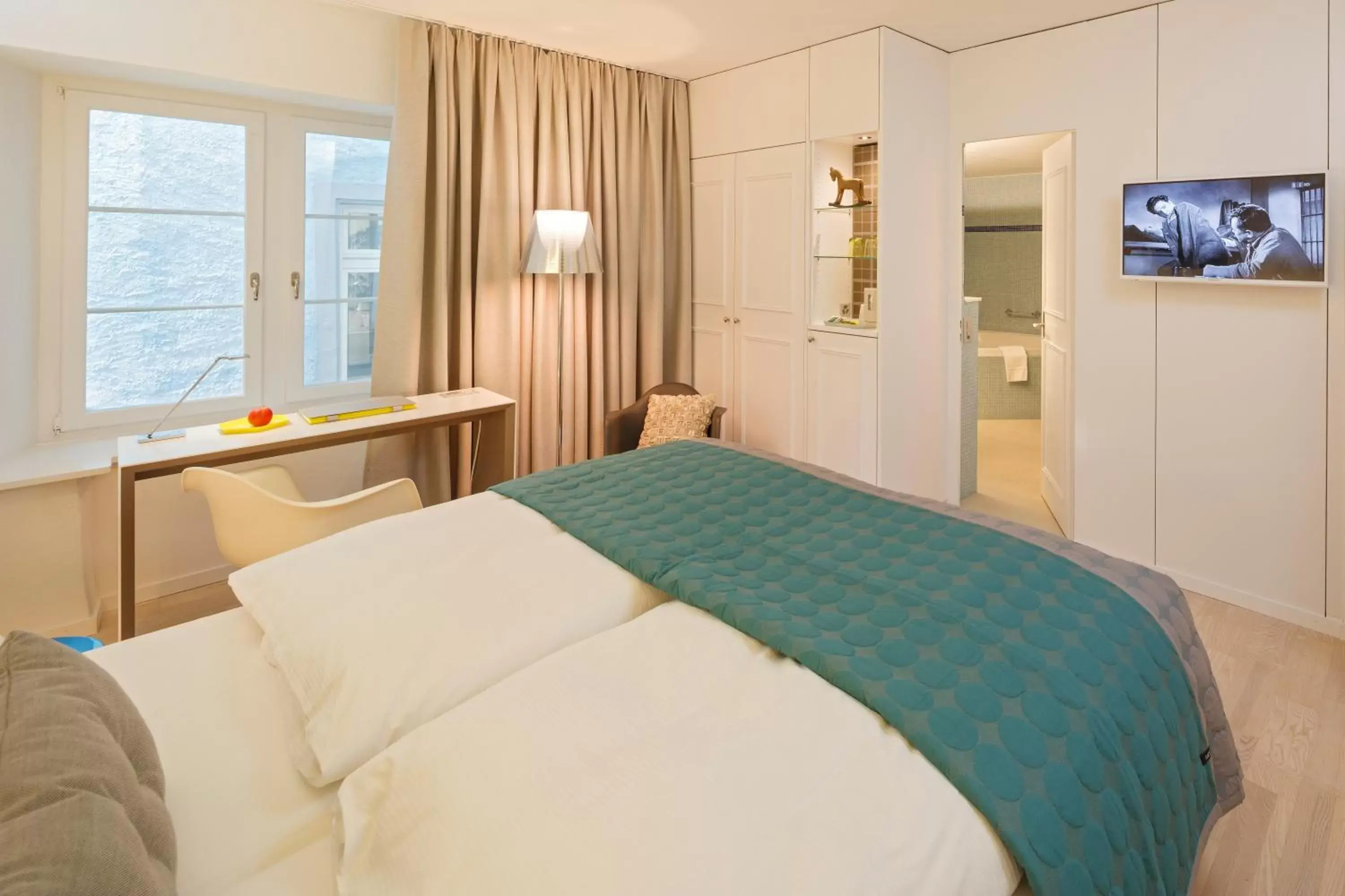 Bed in Hotel Rössli