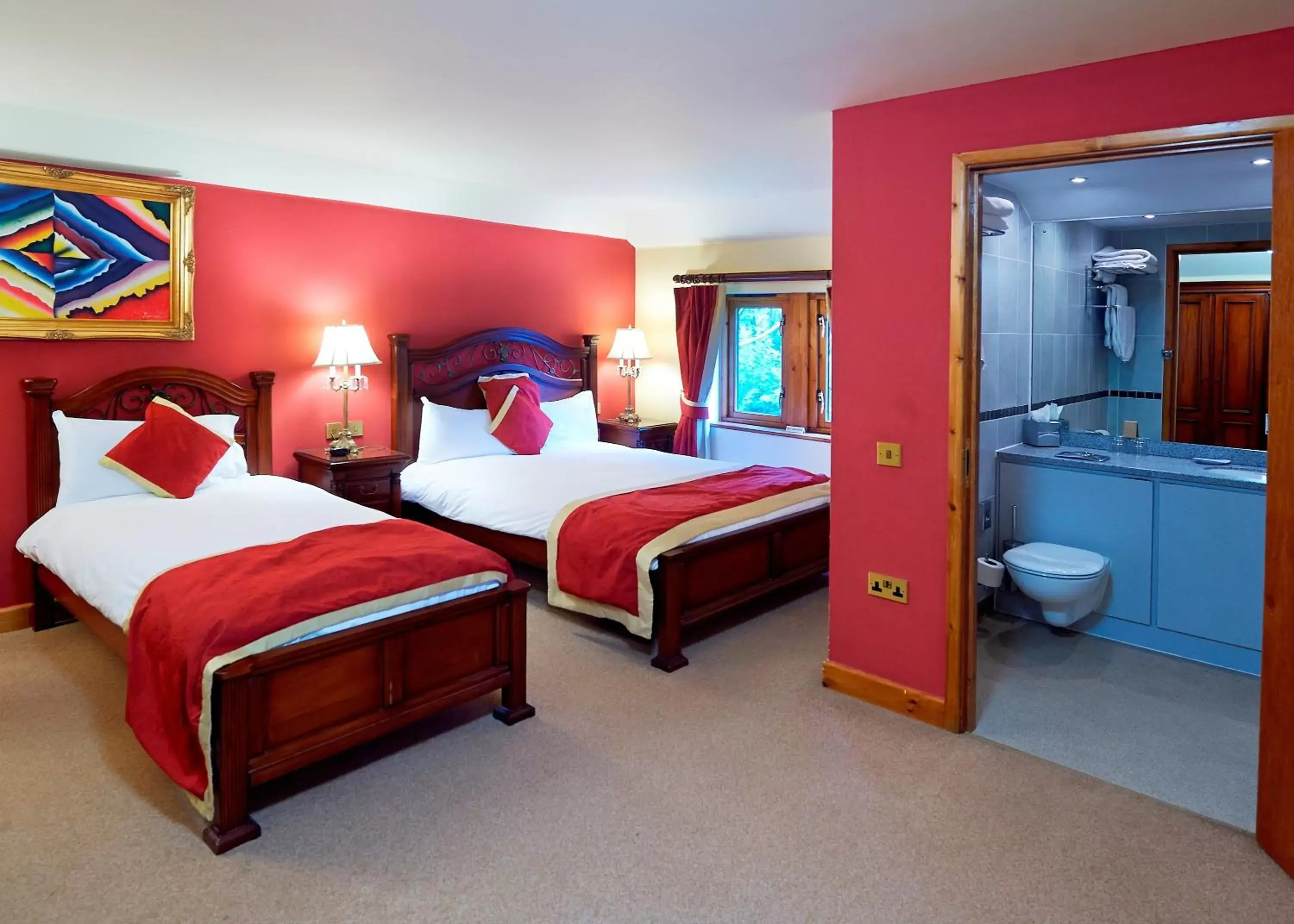 Bedroom, Bed in Camden Arms Hotel