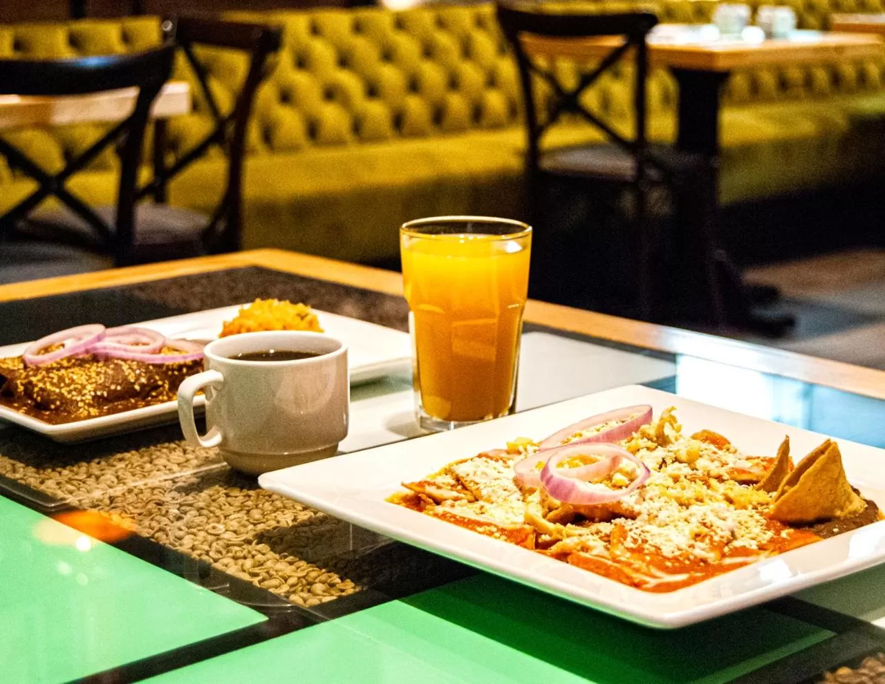 Restaurant/places to eat in Ikonik Hotel Puebla