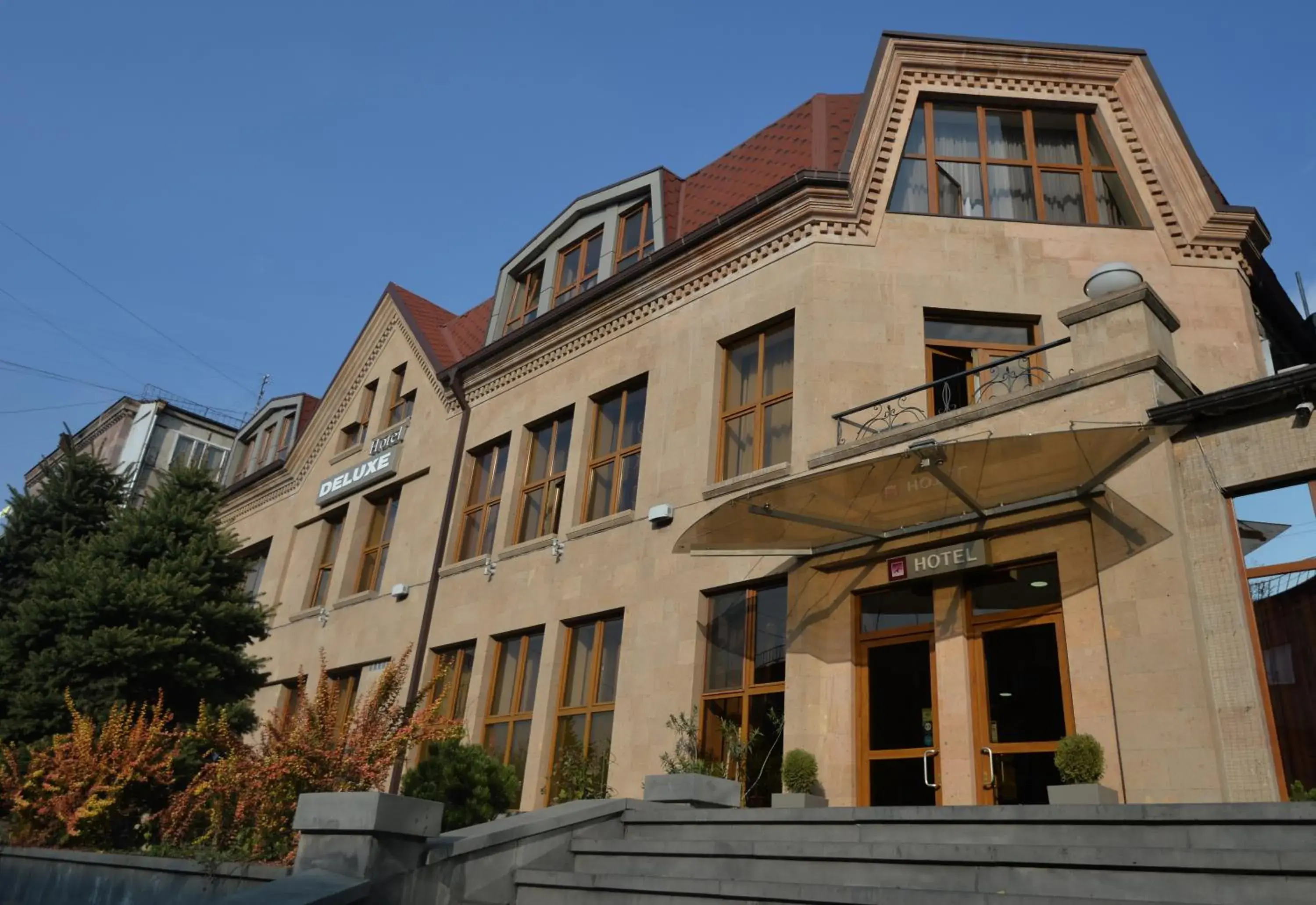 Property Building in Yerevan Deluxe Hotel