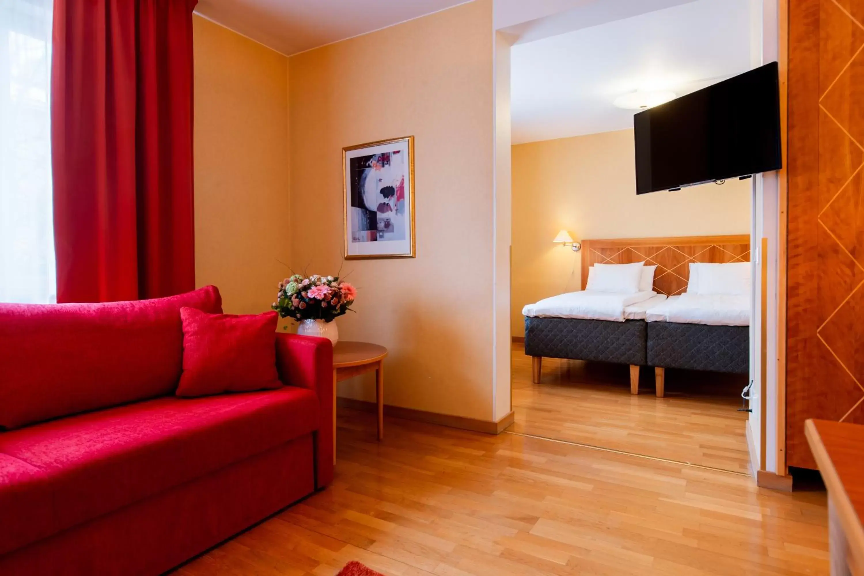 Seating area, Bed in Sure Hotel by Best Western Esplanade