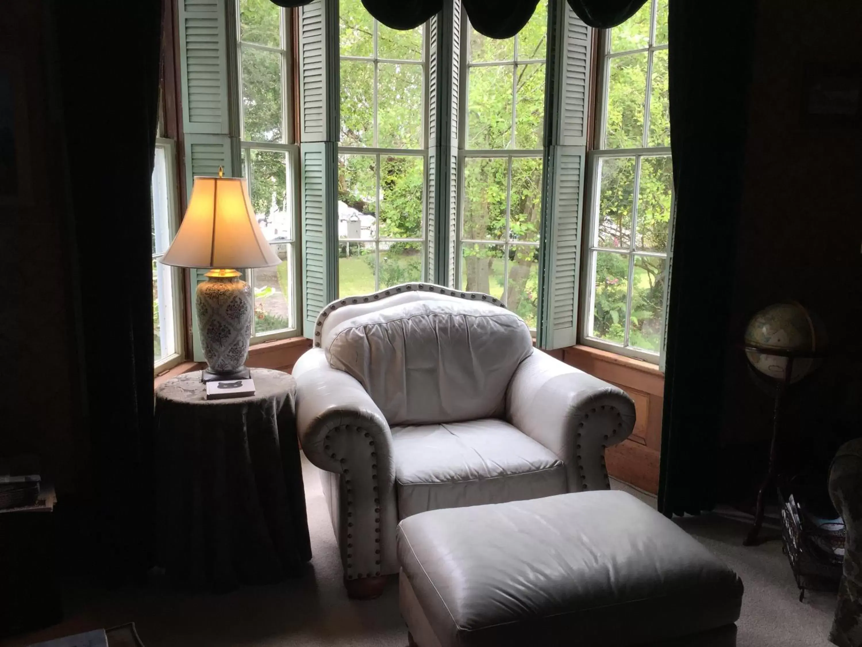 Living room, Seating Area in Shaw House Inn