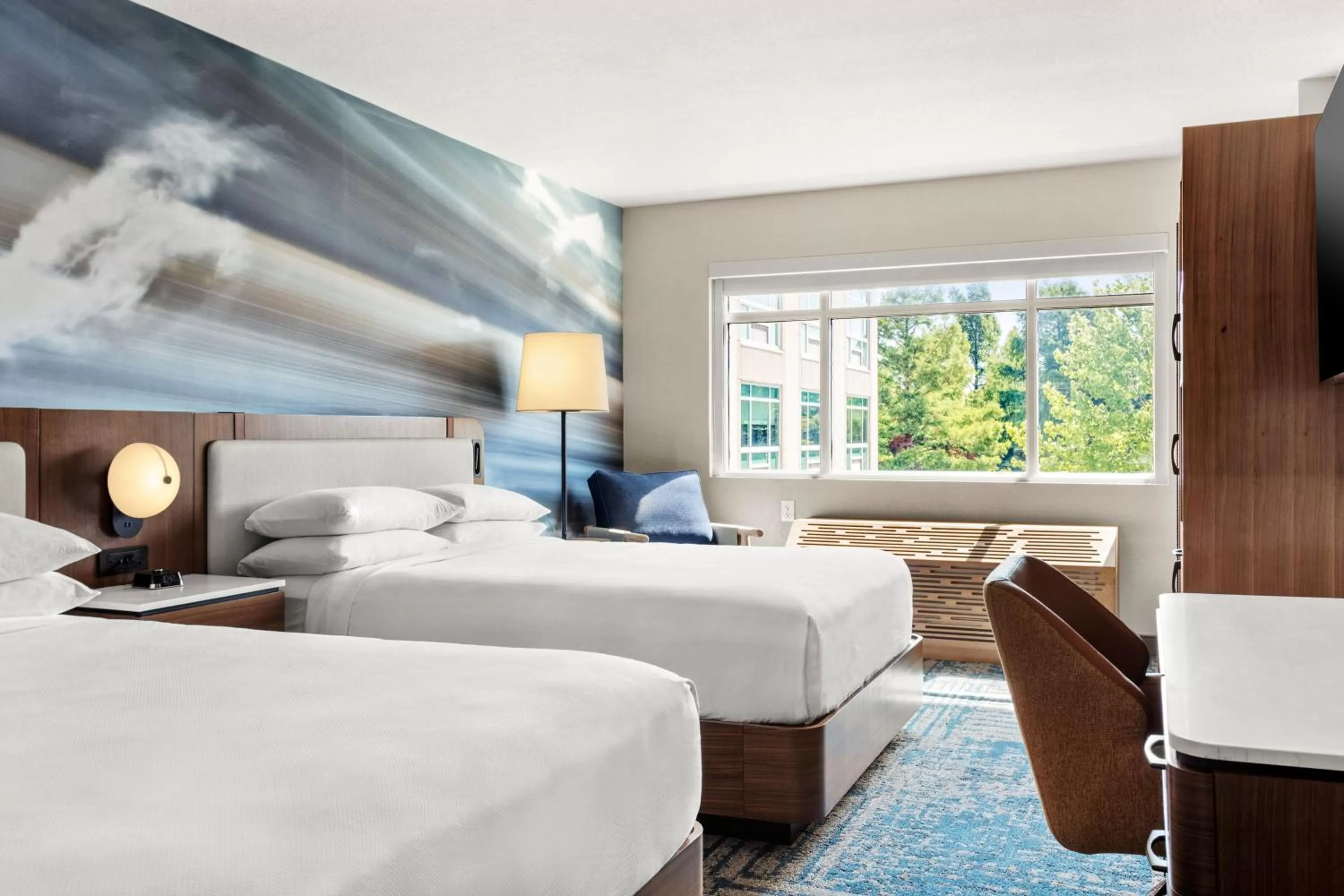 Photo of the whole room, Bed in Delta Hotels by Marriott Midwest City at the Reed Conference Center