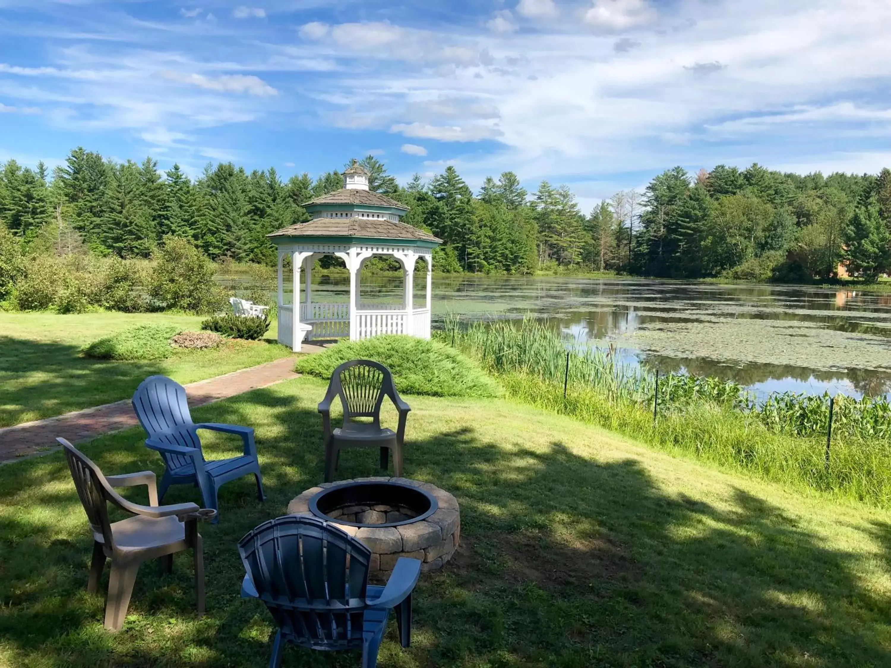 Lake view in Sara Placid Inn & Suites