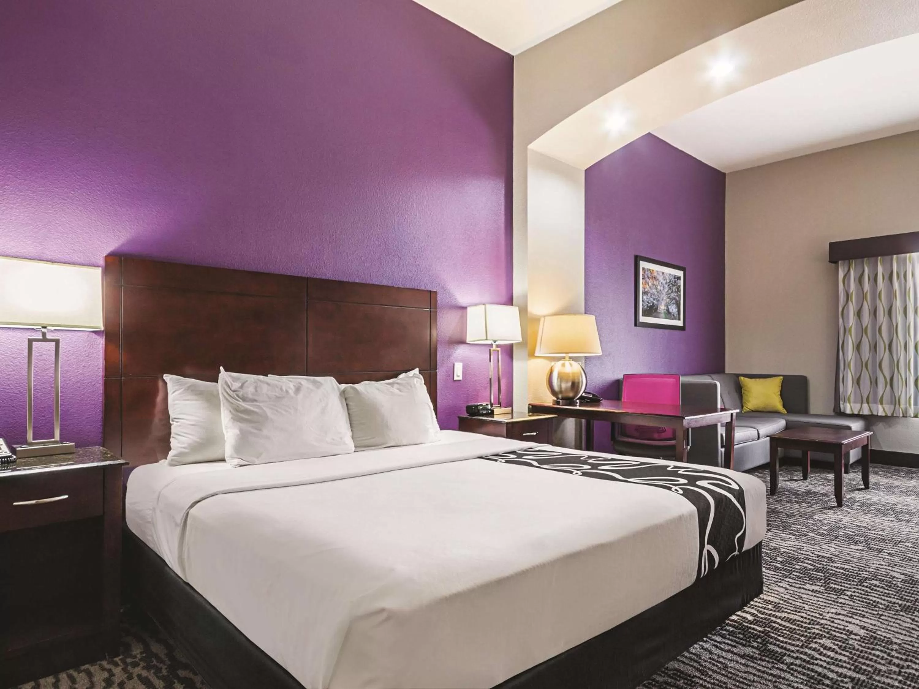 Photo of the whole room, Bed in La Quinta by Wyndham Fresno Northwest