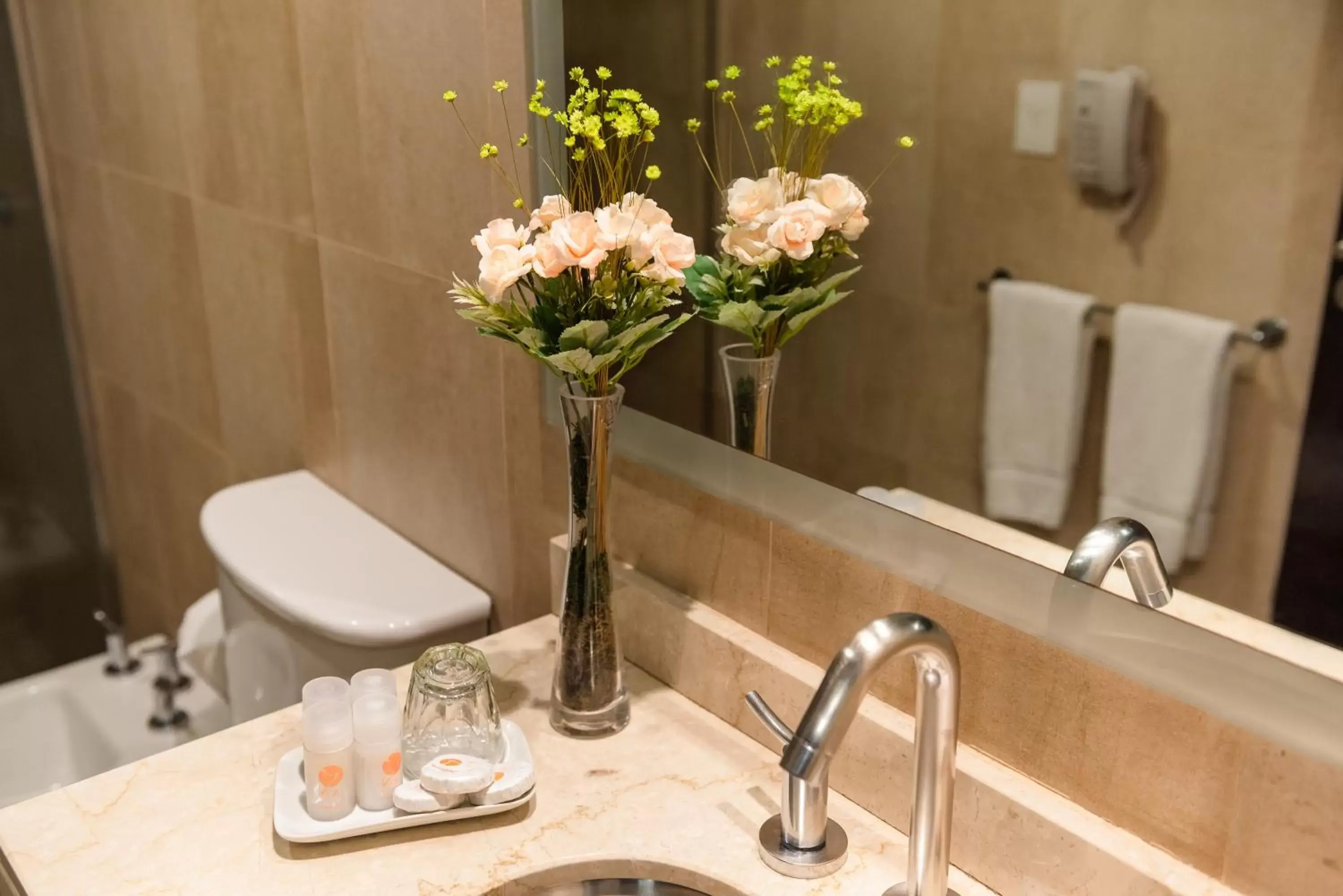 Bathroom in Icaro Suites