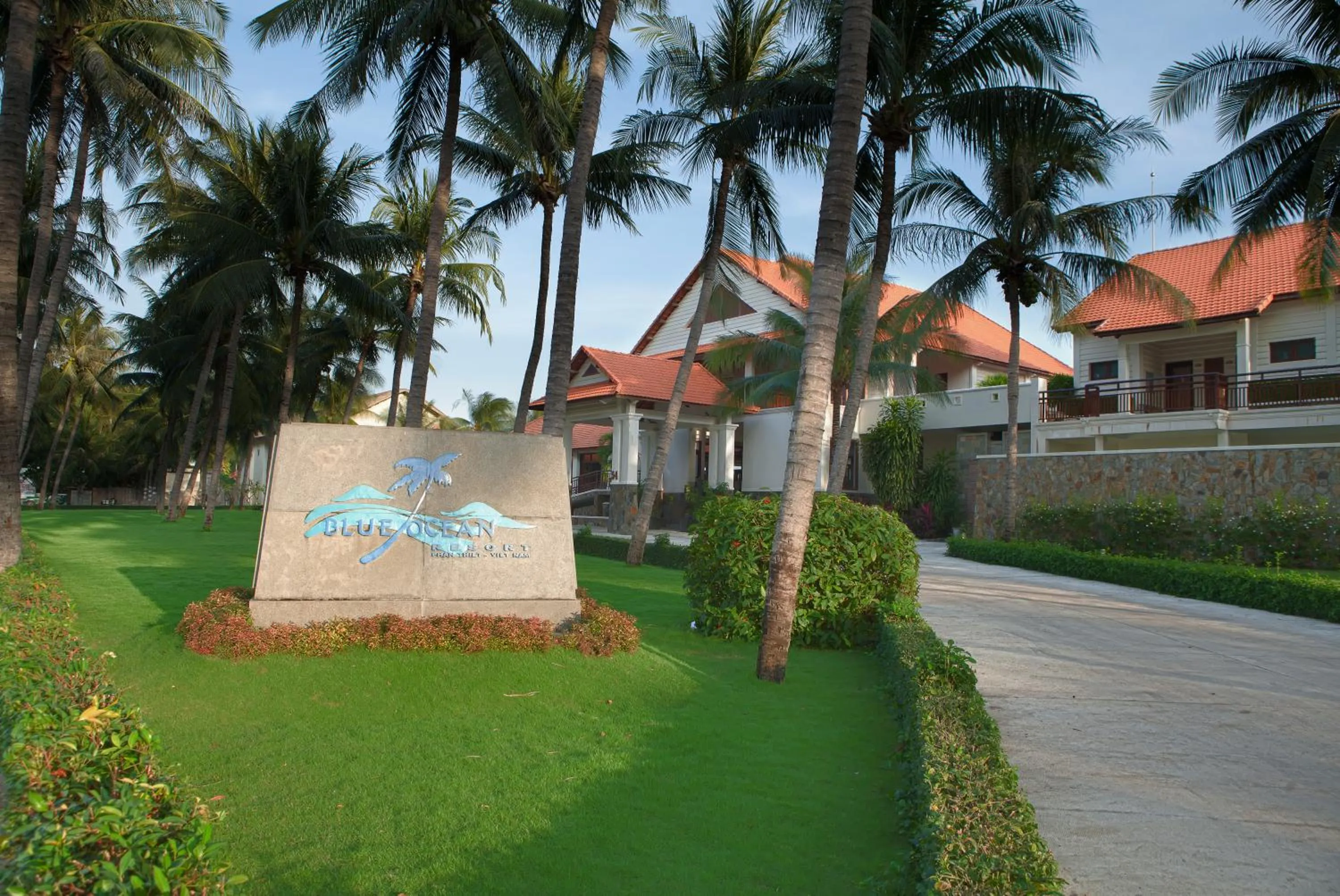 Property building in Blue Ocean Resort