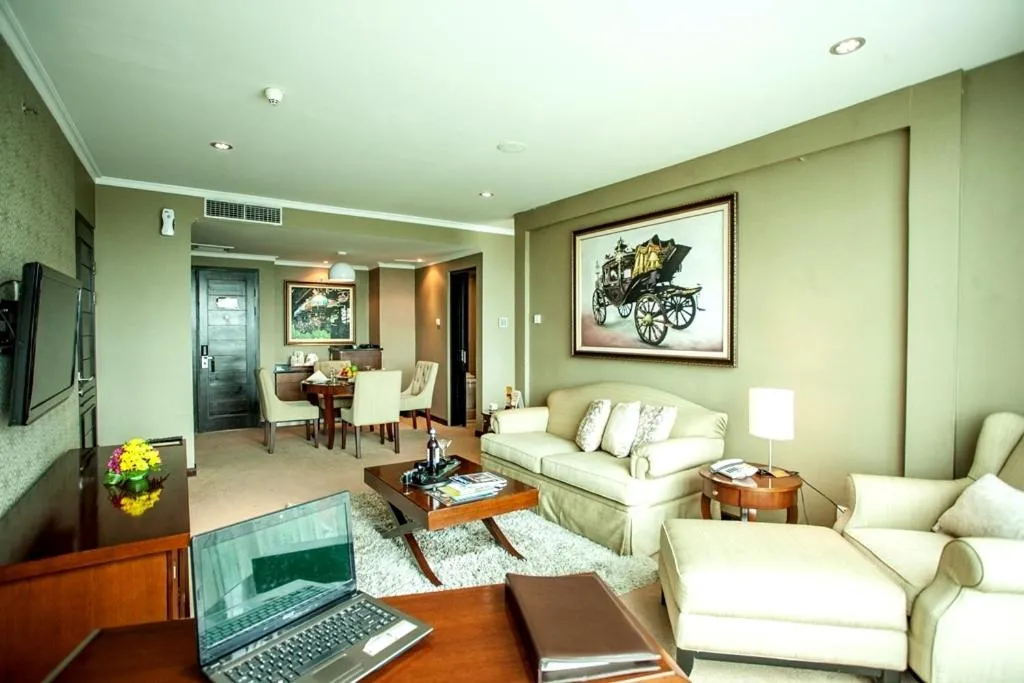 Living room in Ros-In Hotel