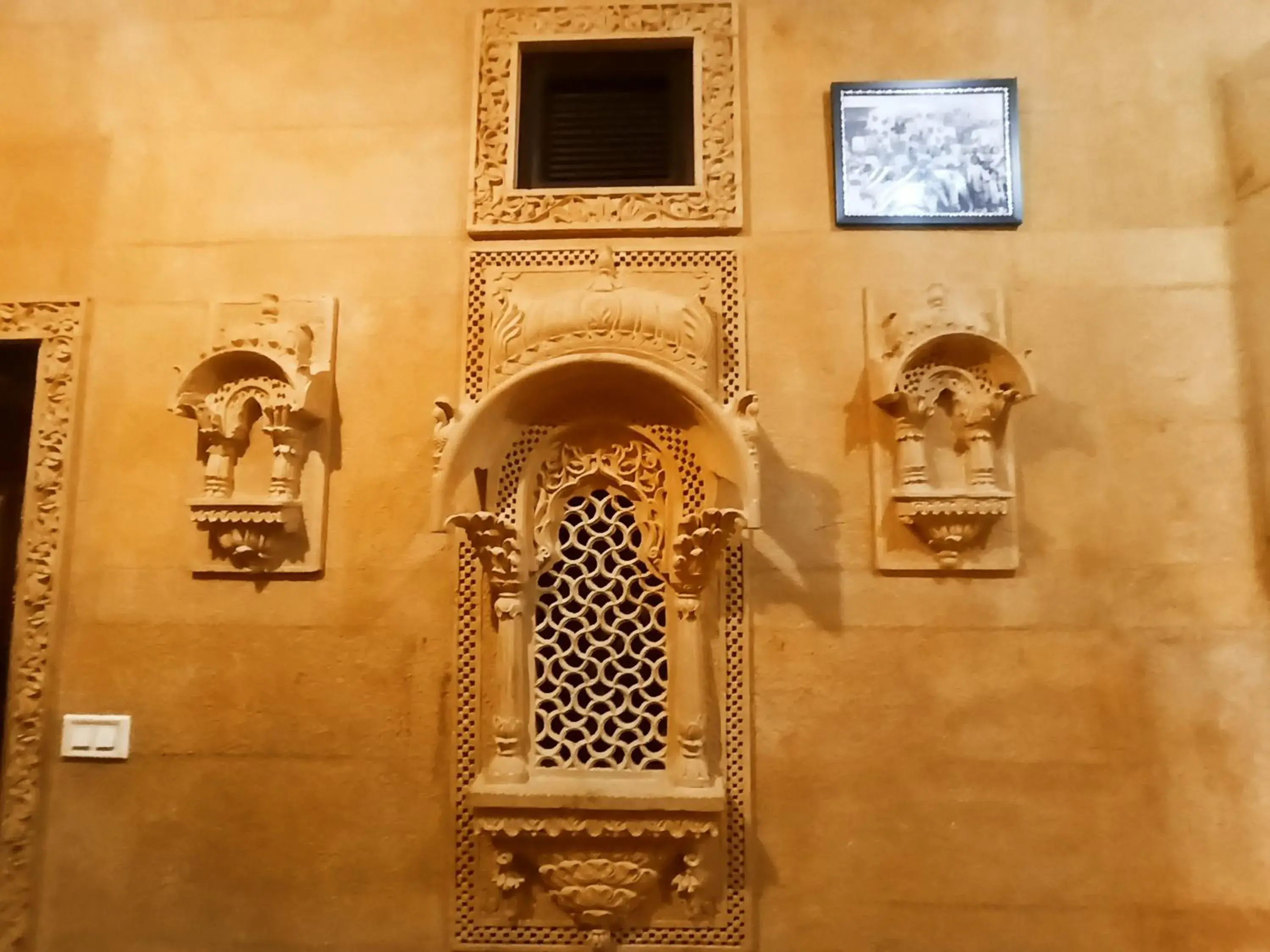 Inner courtyard view, Bathroom in Hotel Royal Haveli