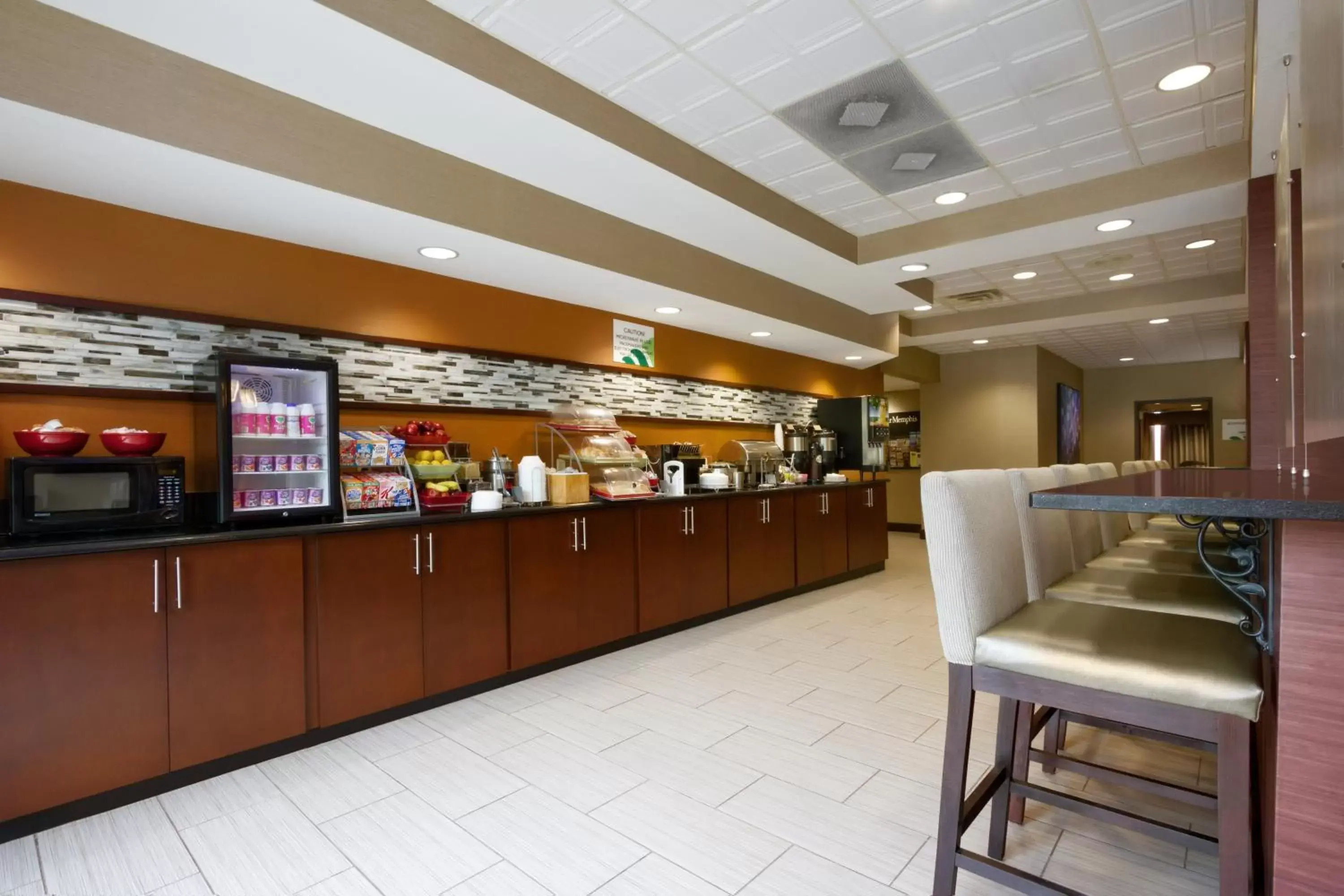 Continental breakfast, Restaurant/Places to Eat in Country Inn & Suites by Radisson, Wolfchase-Memphis, TN
