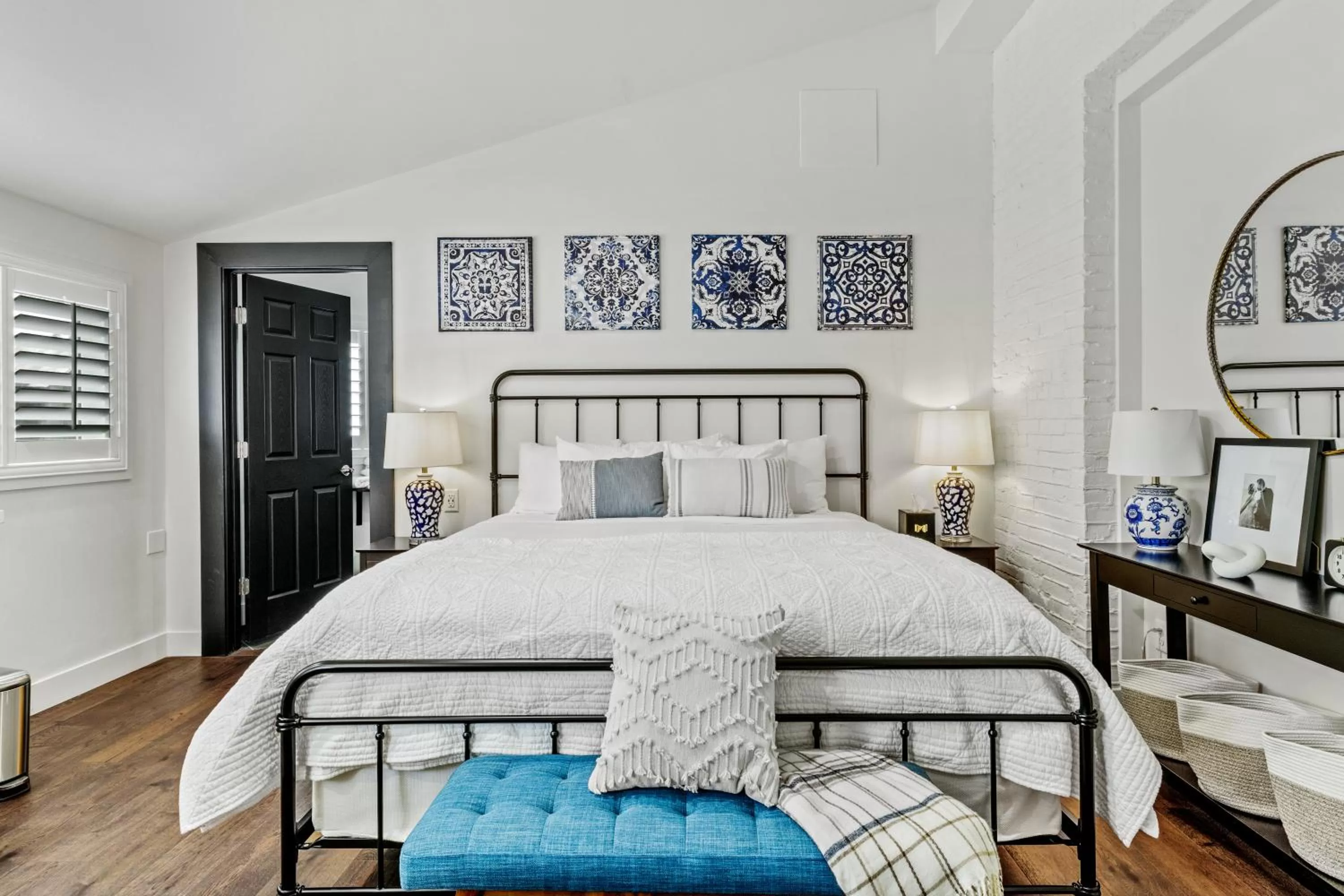 Bedroom, Bed in Bespoke Inn Flagstaff