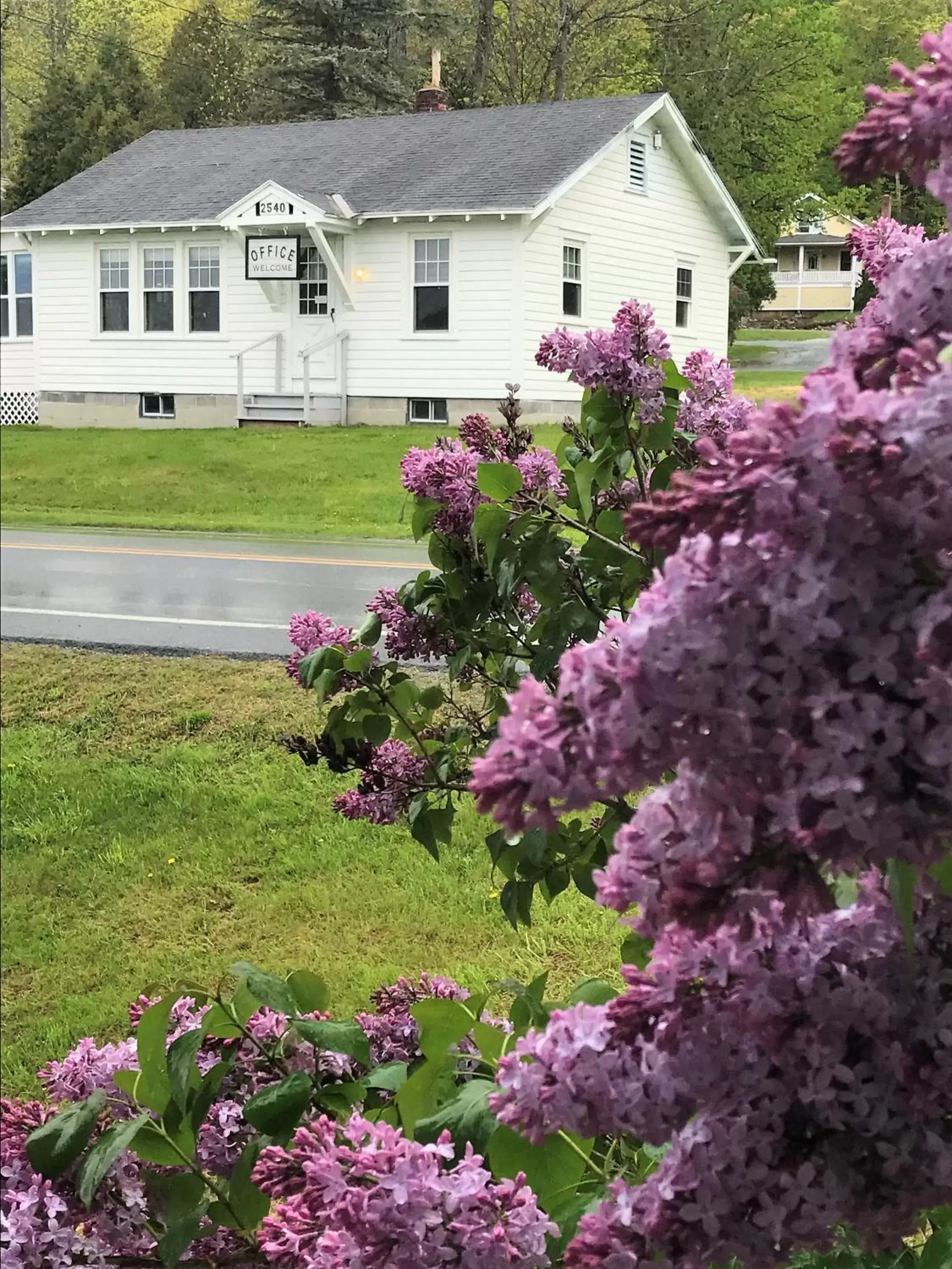 Facade/entrance in Lake Bomoseen Lodge Facade/entrance in Lake Bomoseen Lodge