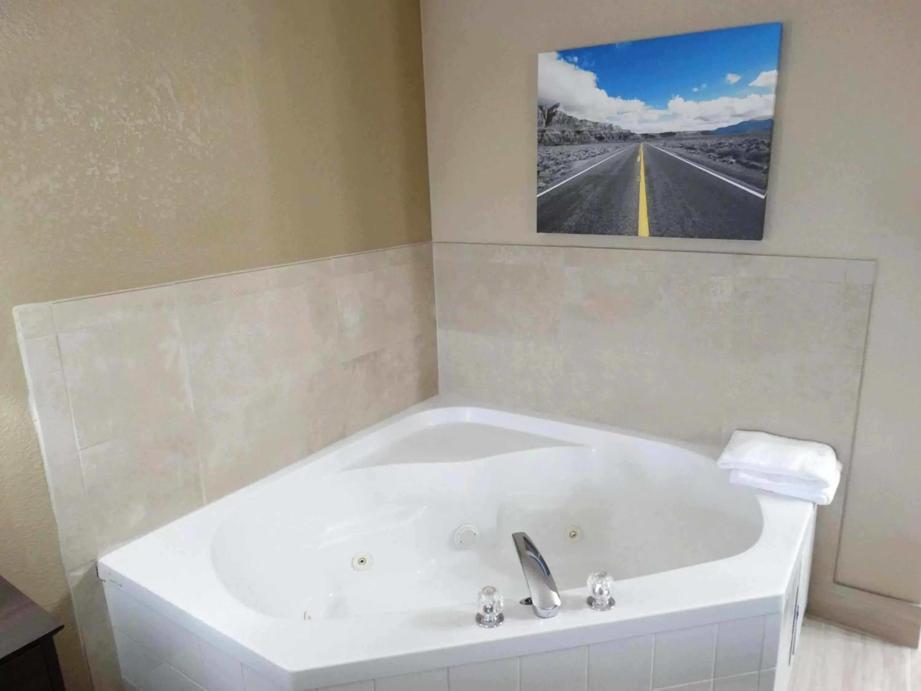 Bathroom in Best Western Snowflake Inn