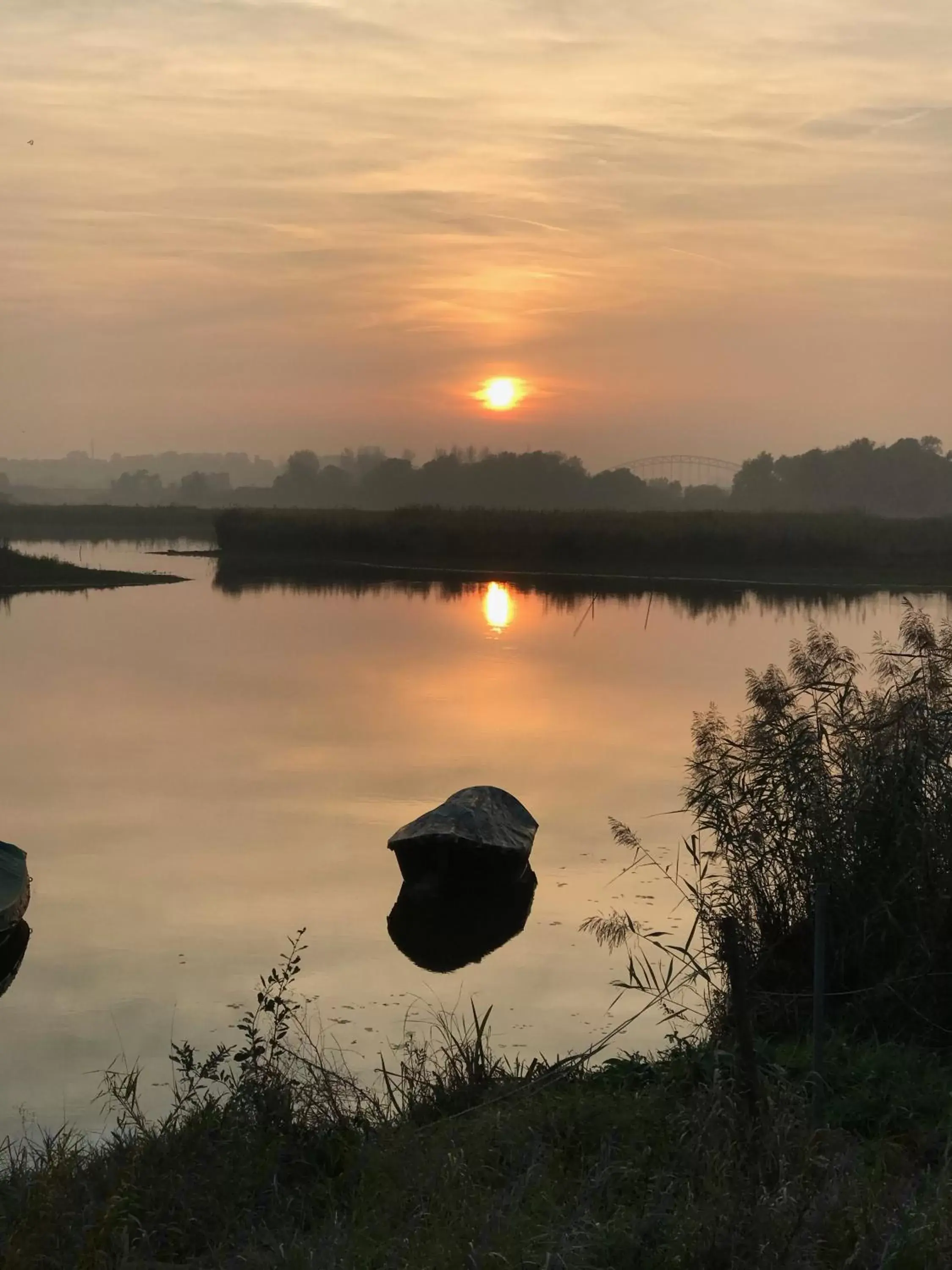 Neighbourhood, Sunrise/Sunset in MOoij Bed en Breakfast