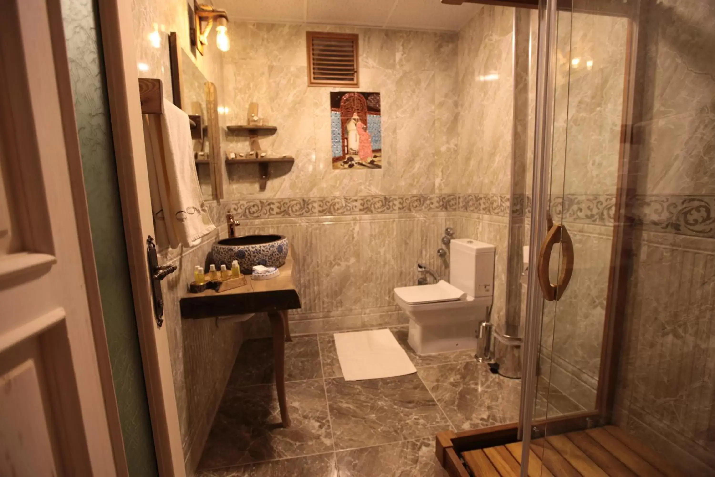Shower, Bathroom in Celsus Boutique Hotel