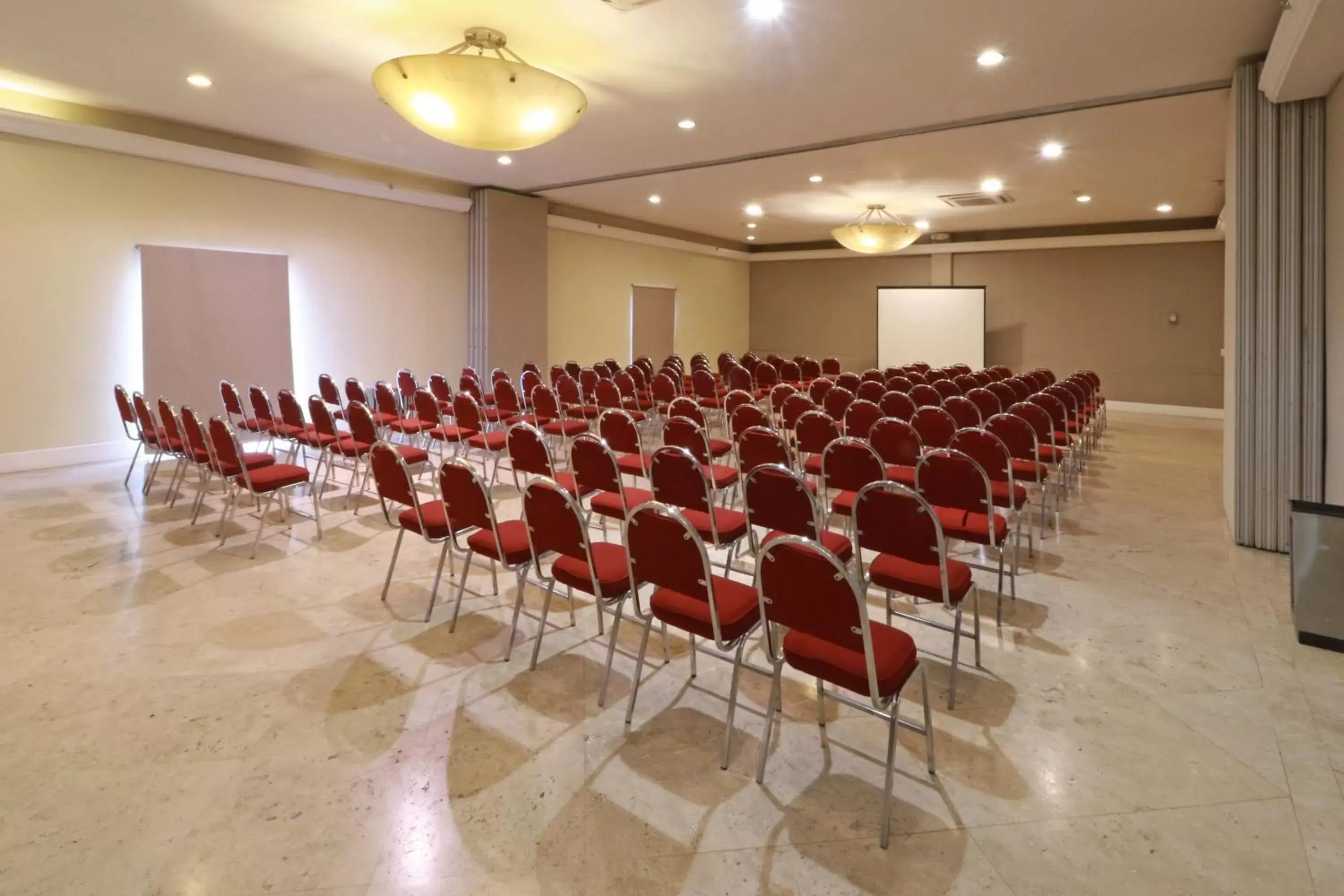 Meeting/conference room in Holiday Inn Hotel & Suites Centro Historico, an IHG Hotel