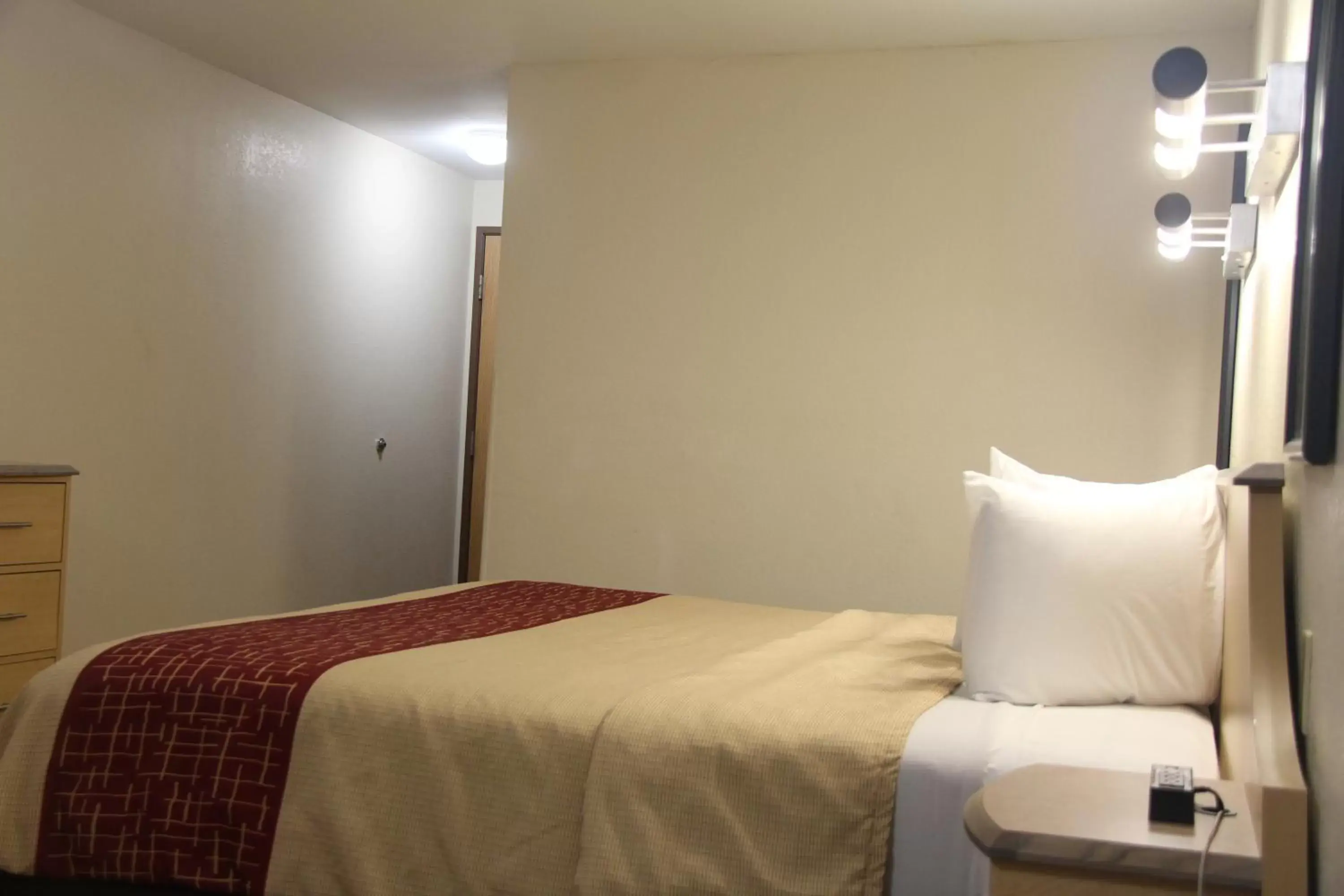 Photo of the whole room, Bed in Red Roof Inn Pharr - McAllen