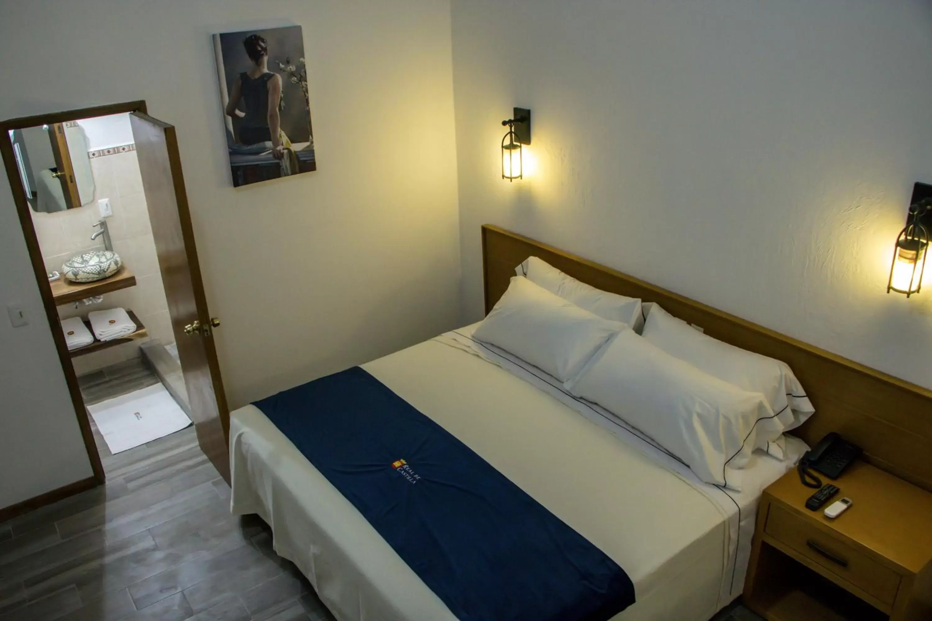 Photo of the whole room, Bed in Hotel Real de Castilla