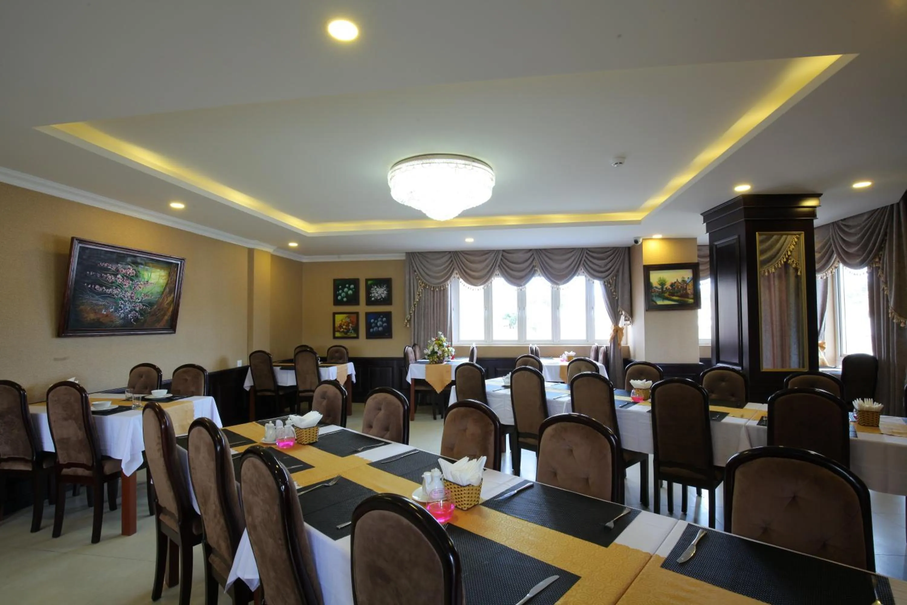 Restaurant/places to eat in Kings Hotel Dalat