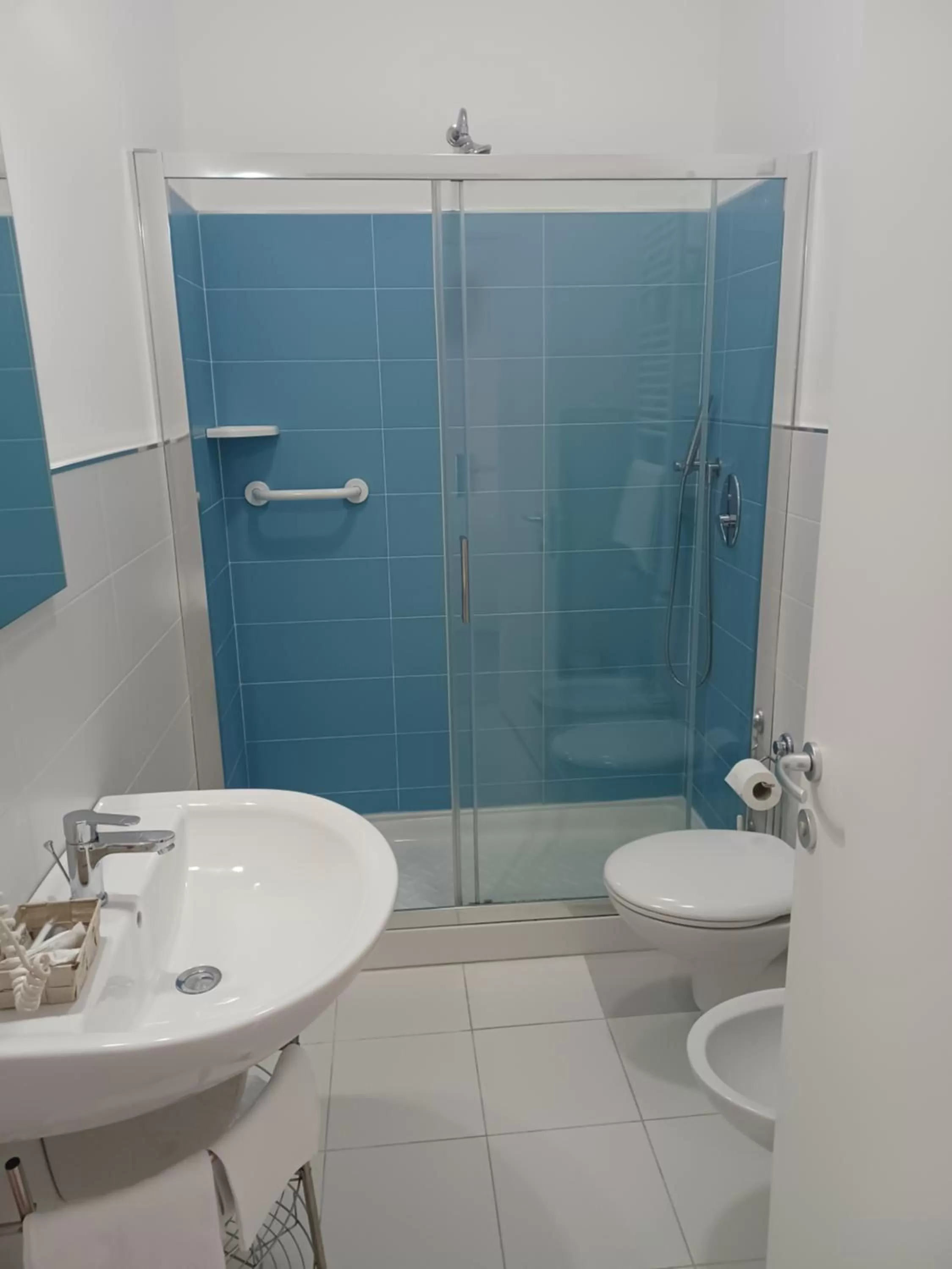 Shower in Hotel Costa