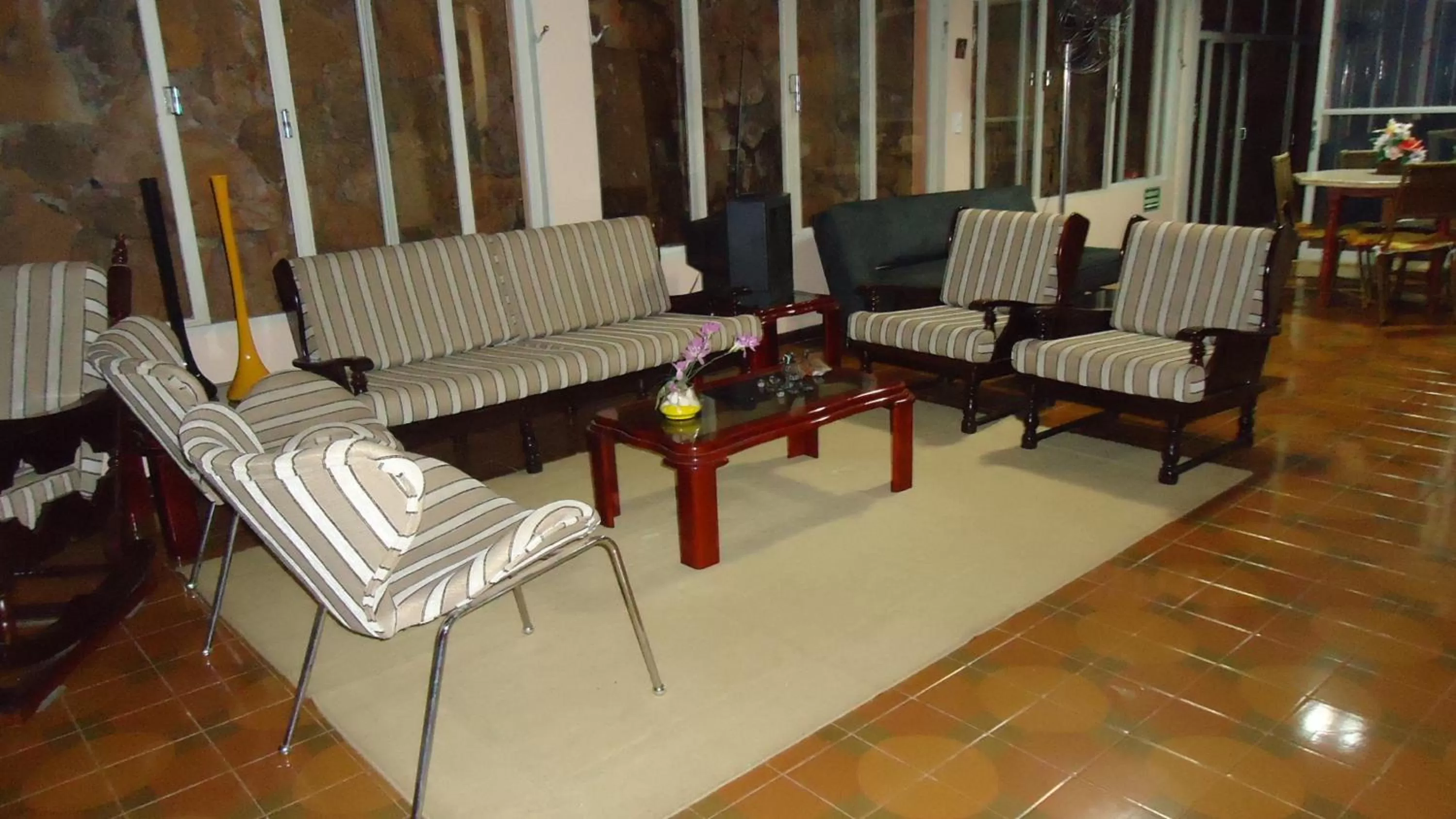 Communal lounge/ TV room in Kzazendf Cama&Cafe Hospedagem Familiar