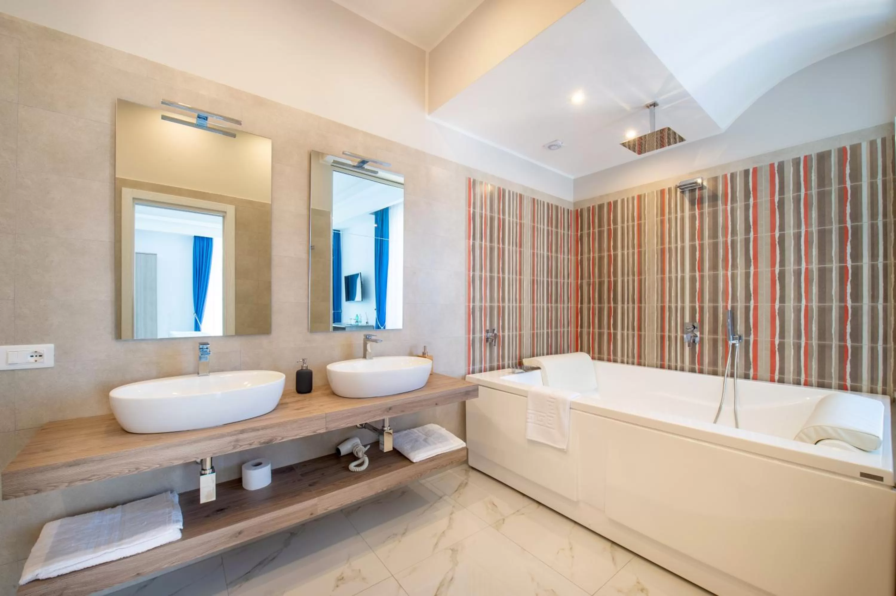 Hot Tub in MAIN - Municipio