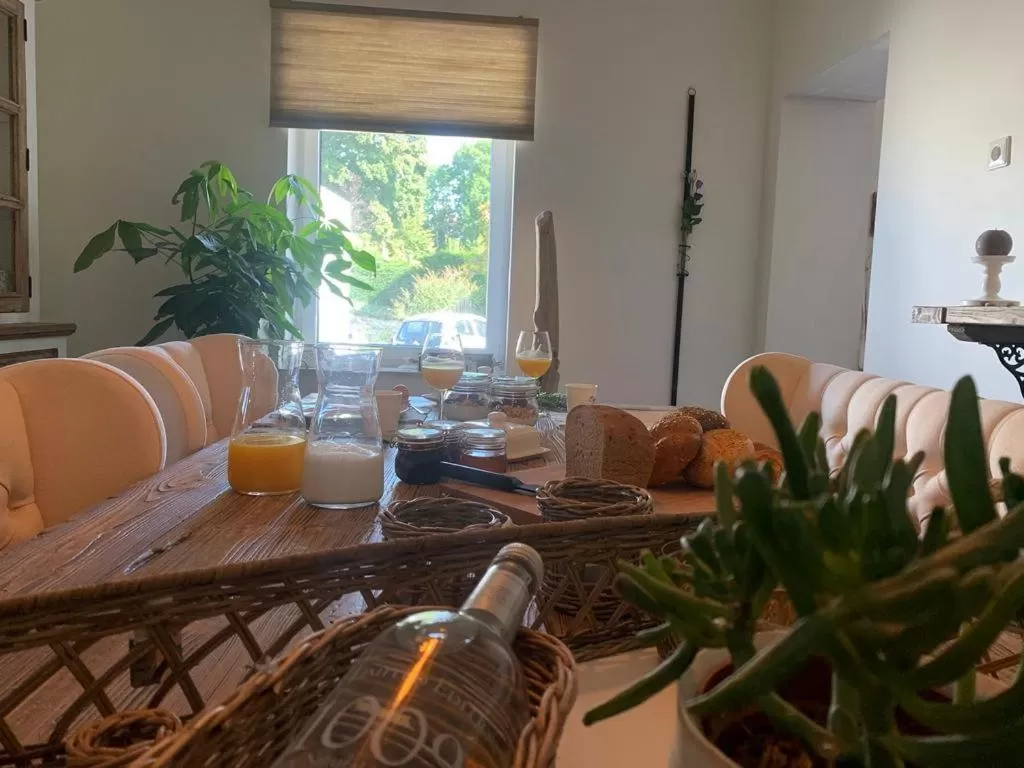 Restaurant/Places to Eat in B&B Holset70