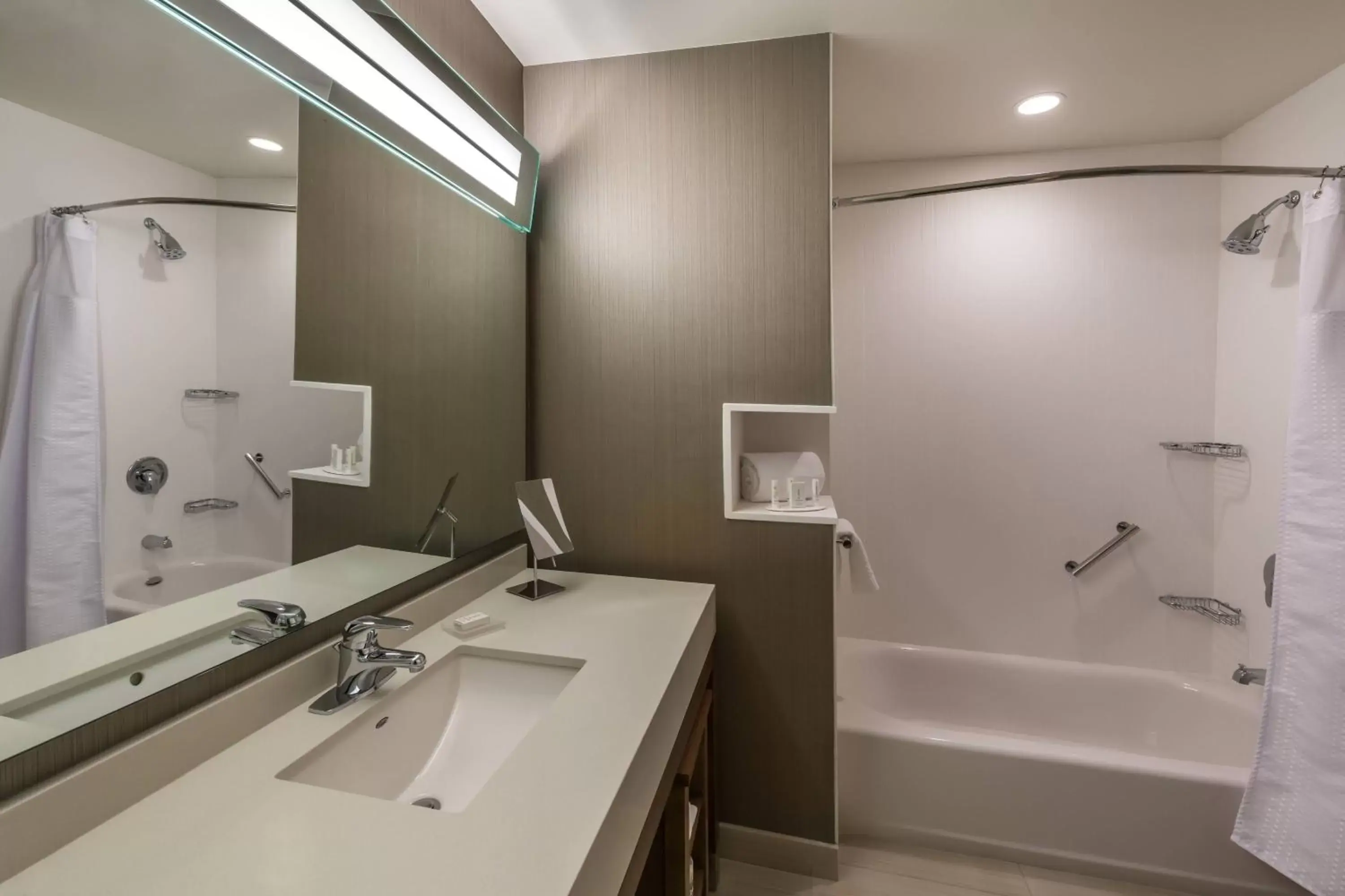 Bathroom in Courtyard by Marriott Reno Downtown/Riverfront