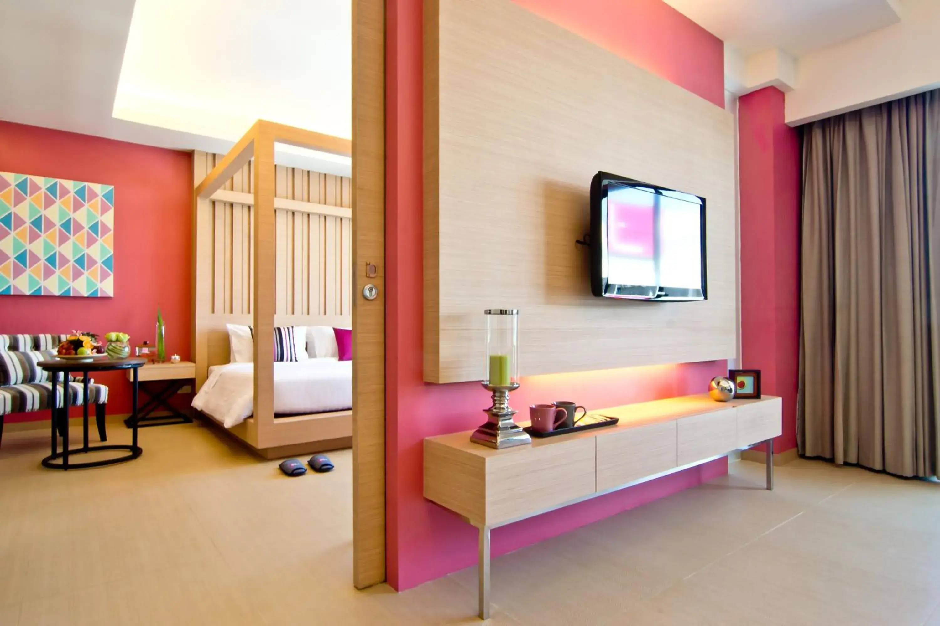 Bed, TV/Entertainment Center in Hotel J Residence (SHA Plus)