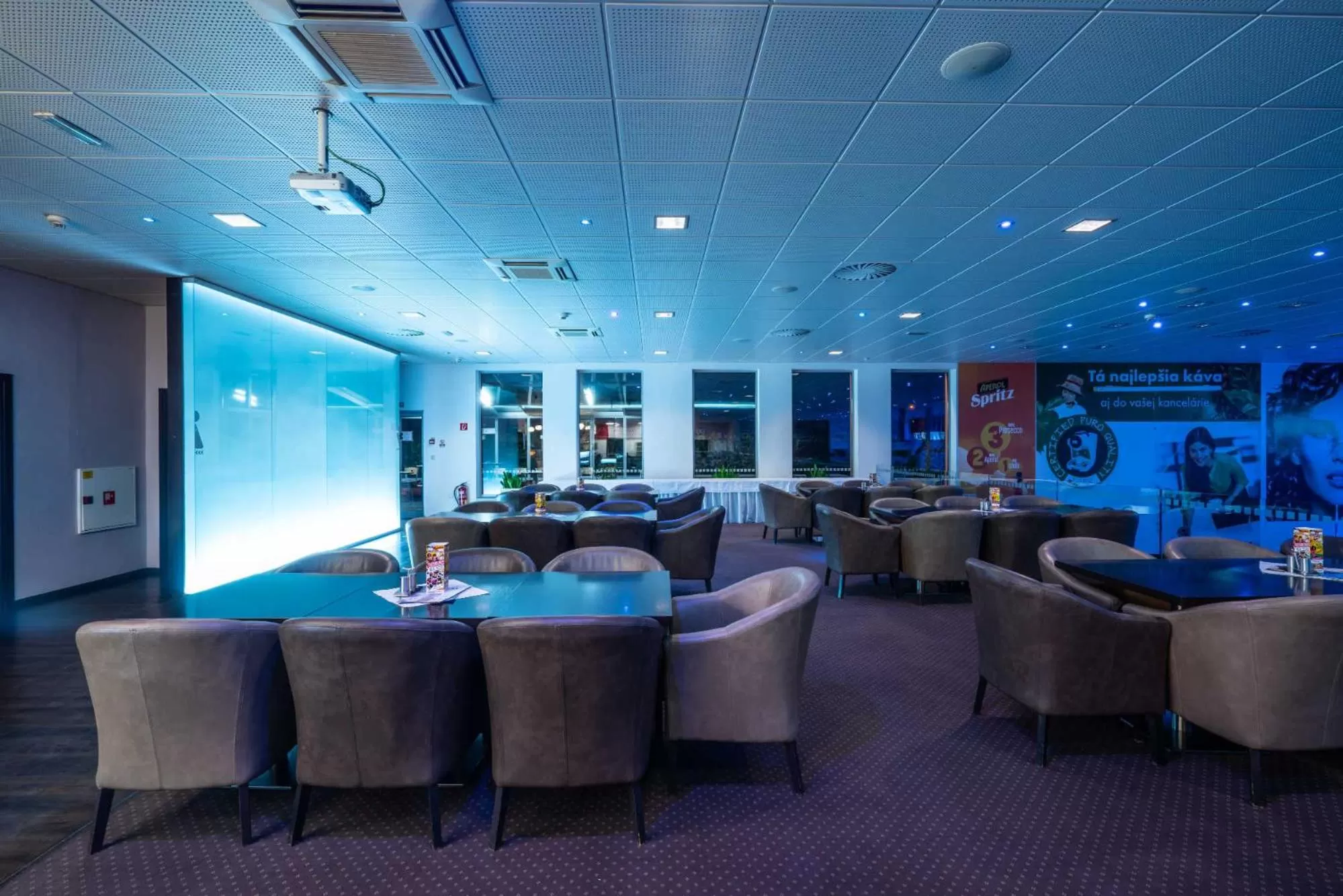 Lounge or bar in BNC Hotel - Restaurant - Bowling