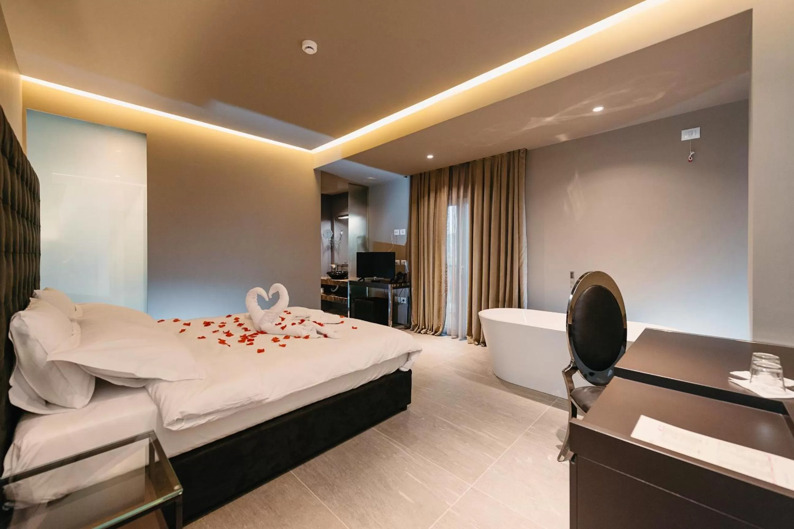 Photo of the whole room, Bed in Hotel Egnatia