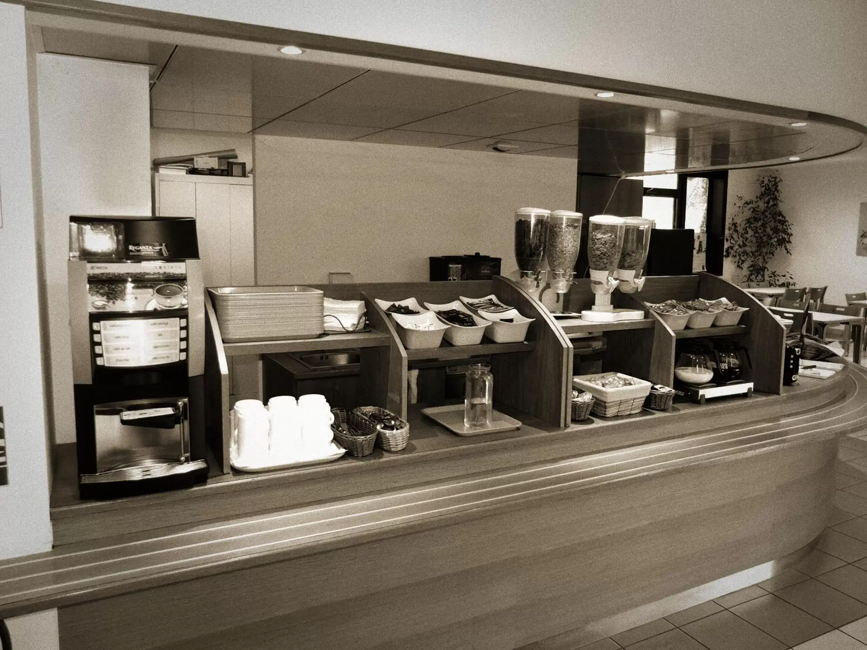 Buffet breakfast in Kyriad Direct Montauban Centre