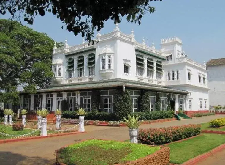 Facade/entrance, Property Building in The Green Hotel