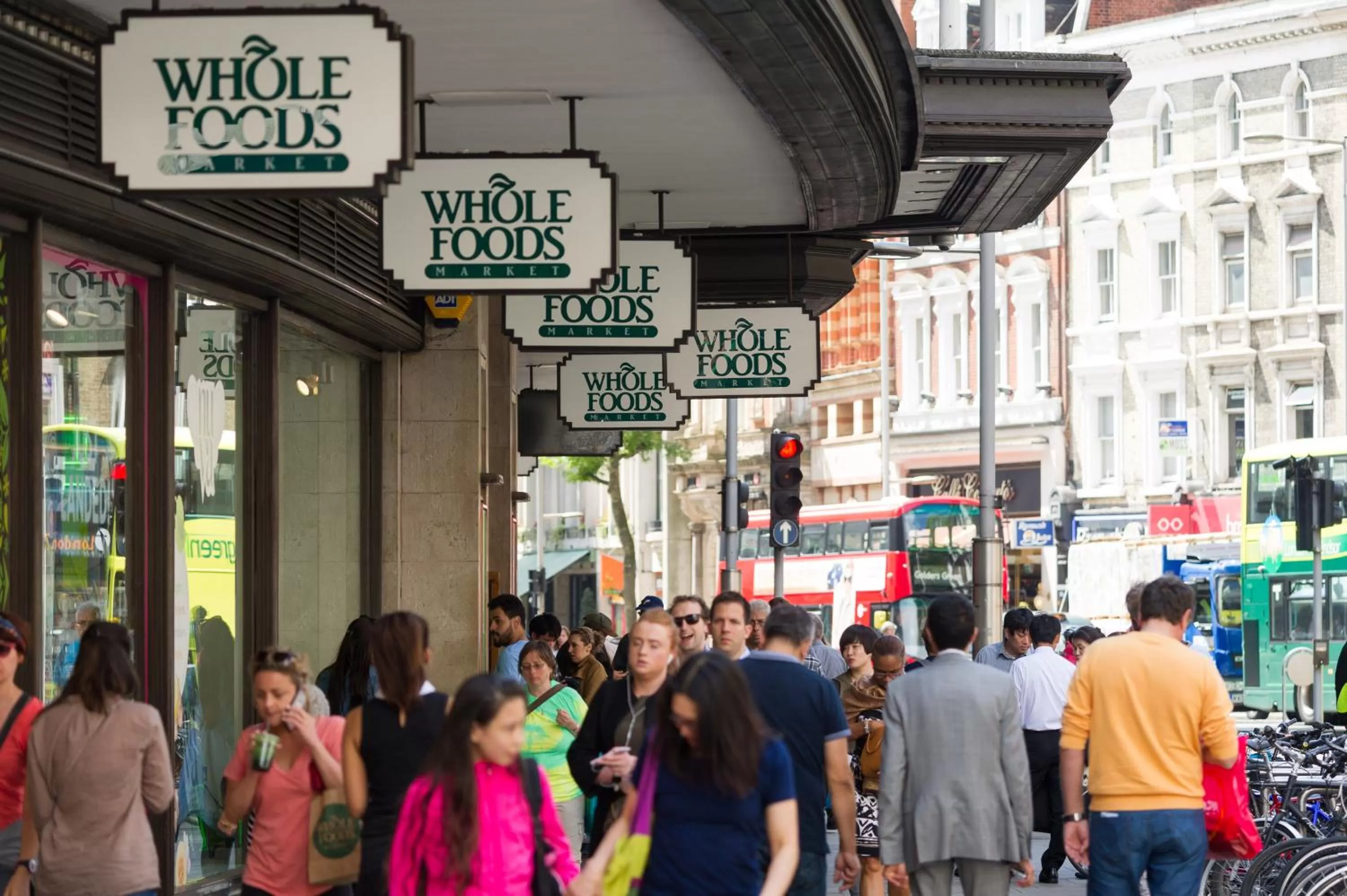 Restaurant/places to eat in Royal Garden Hotel