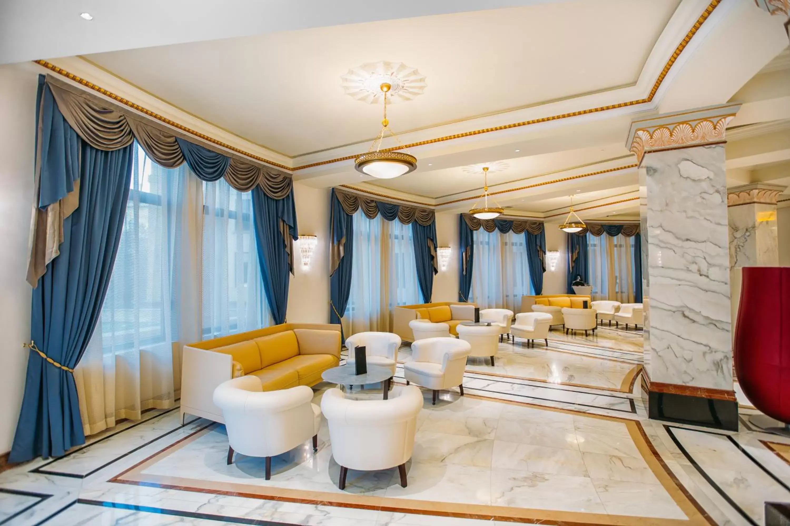 Lounge or bar in The Biltmore Tbilisi Hotel Lounge or bar in The Biltmore Tbilisi Hotel