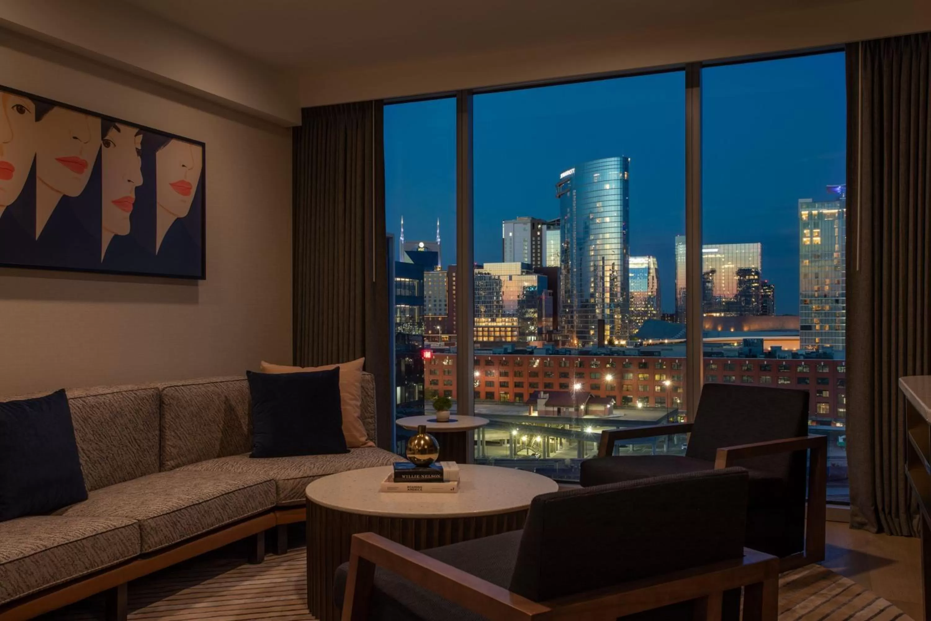 Photo of the whole room in W Nashville