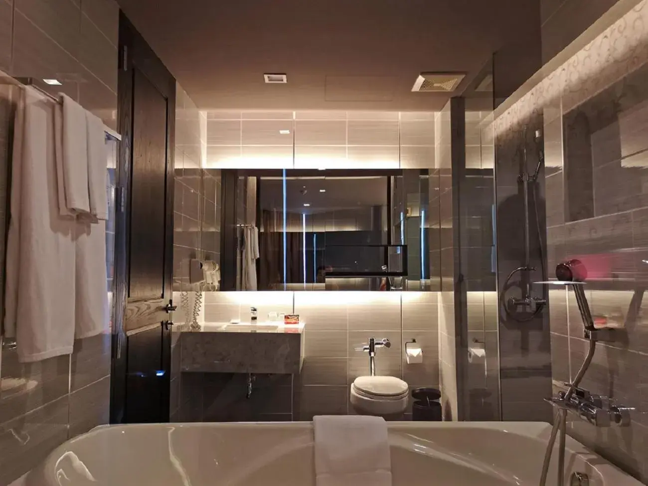 Bathroom in Tsix5 Phenomenal Hotel Pattaya