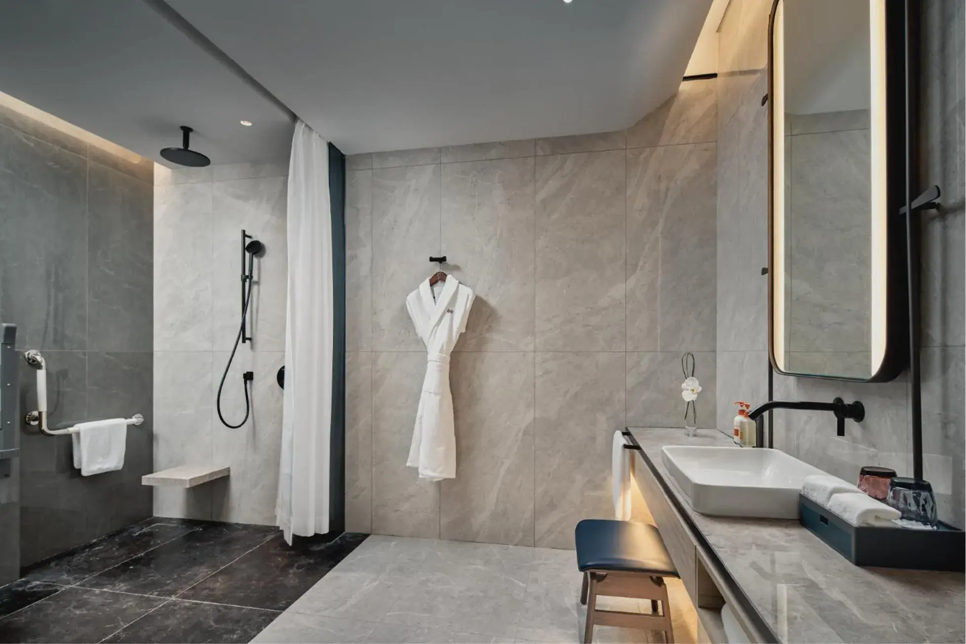 Bathroom in Crowne Plaza Hangzhou Riverside, an IHG Hotel