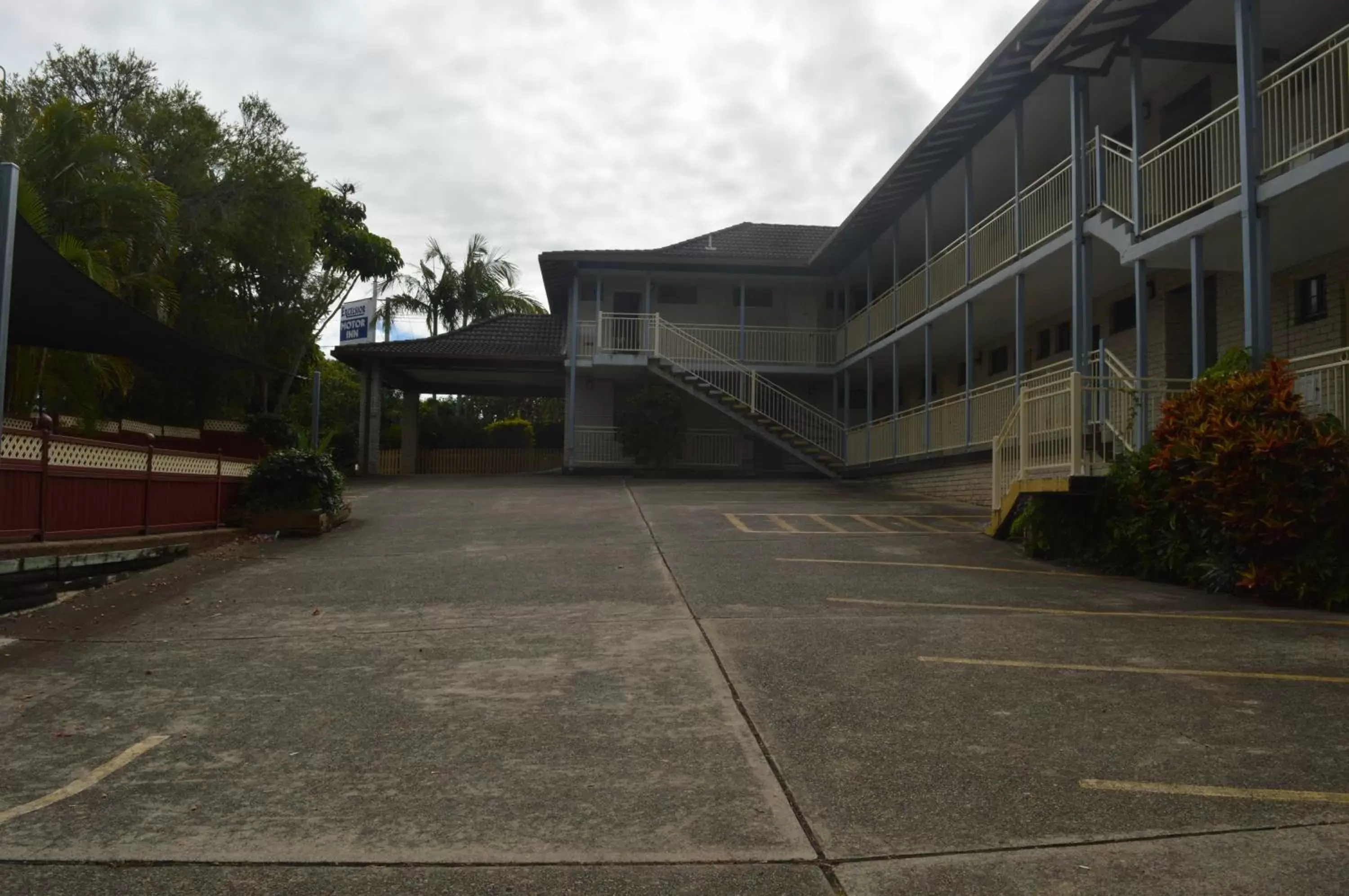 Property building in Excelsior Motor Inn Property building in Excelsior Motor Inn