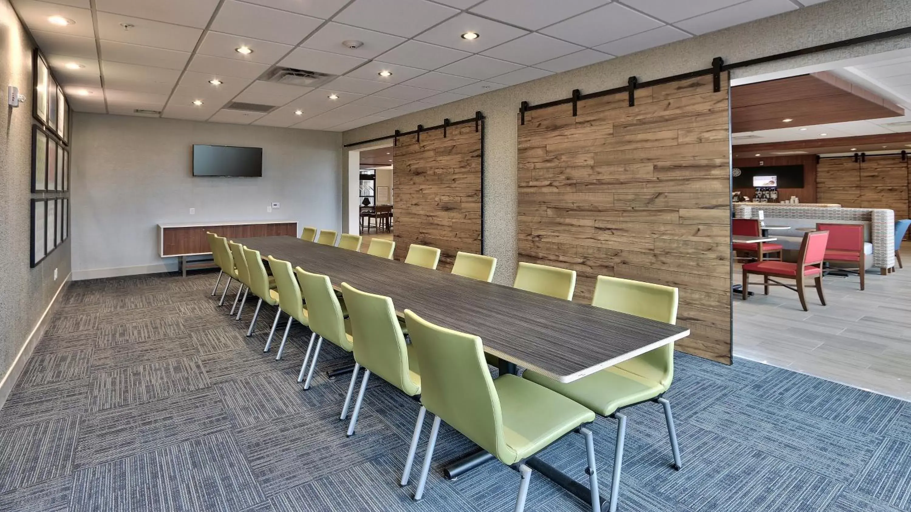 Meeting/conference room in Holiday Inn Express & Suites Broomfield, an IHG Hotel