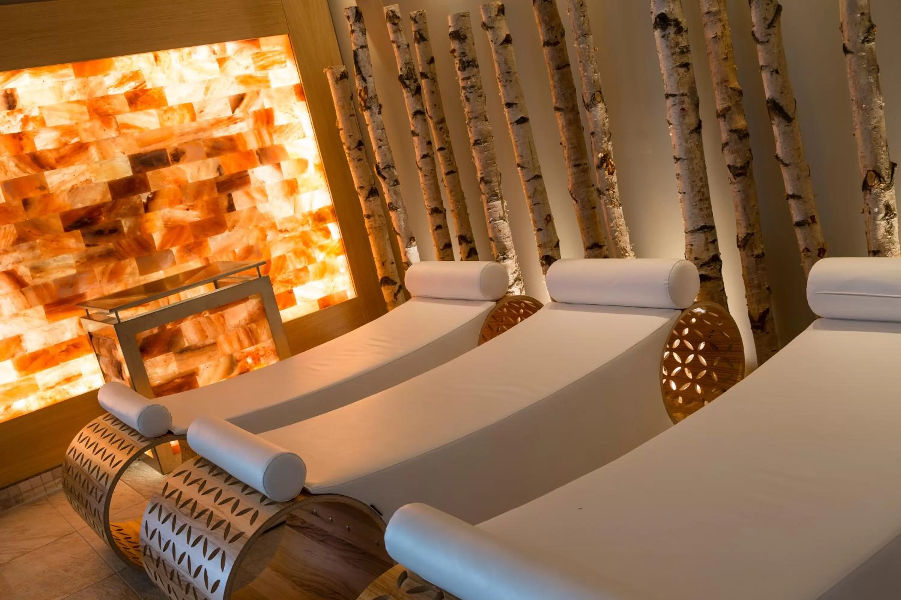 Spa and wellness centre/facilities, Bed in Hôtel Koh-I Nor by Les Etincelles