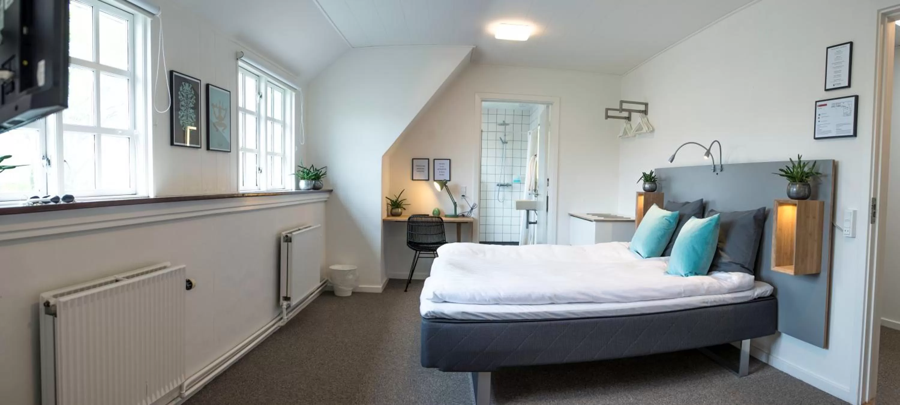 Photo of the whole room, Bed in Refborg Hotel