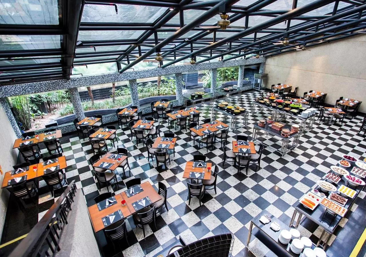 Restaurant/places to eat in Estanplaza Funchal Faria Lima