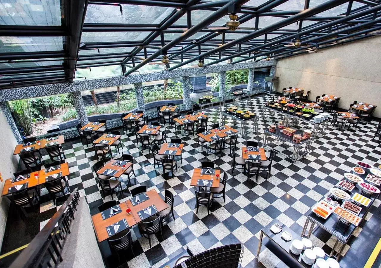 Restaurant/places to eat in Estanplaza Funchal Faria Lima Restaurant/places to eat in Estanplaza Funchal Faria Lima