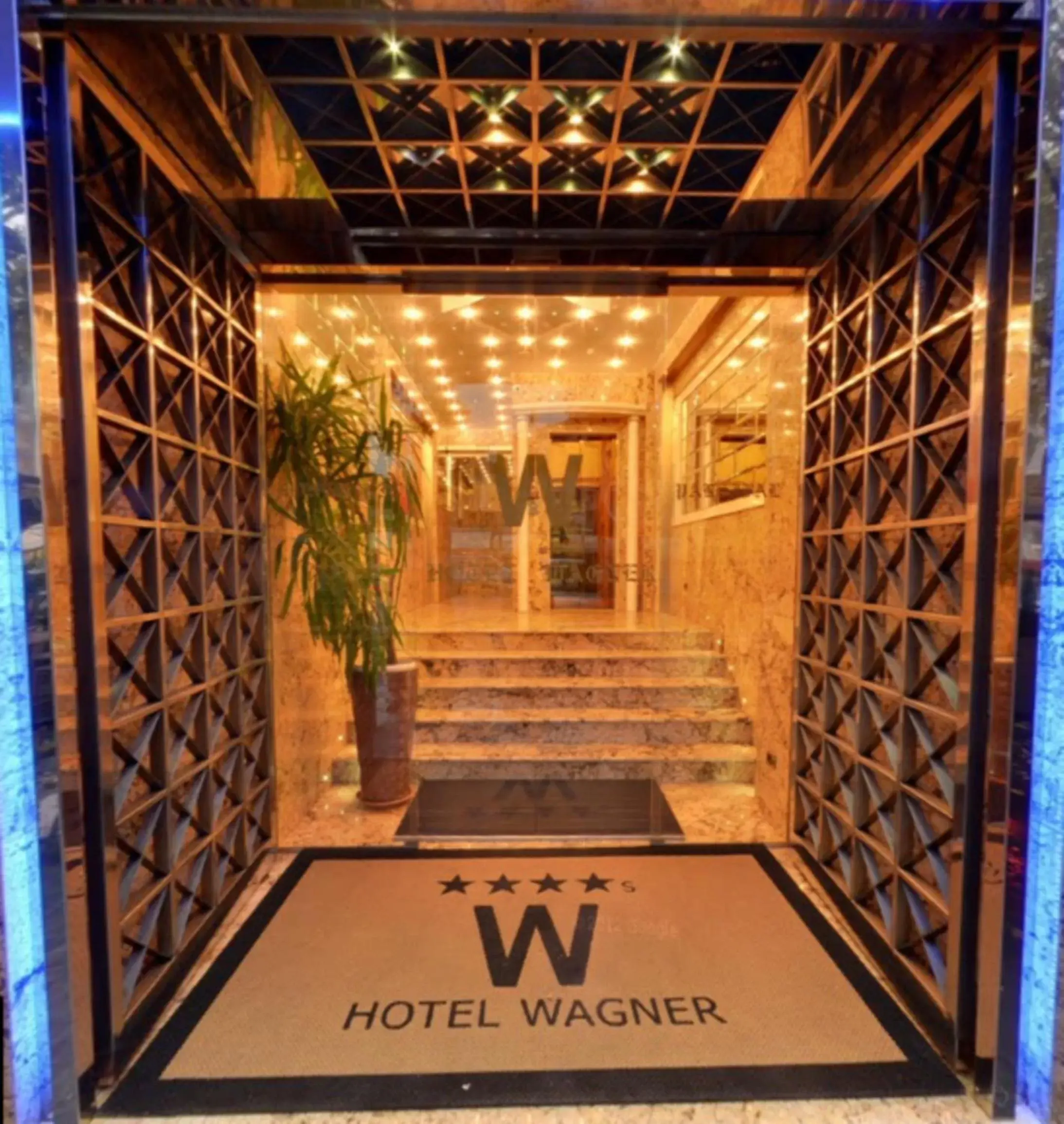 Facade/entrance in Hotel Wagner