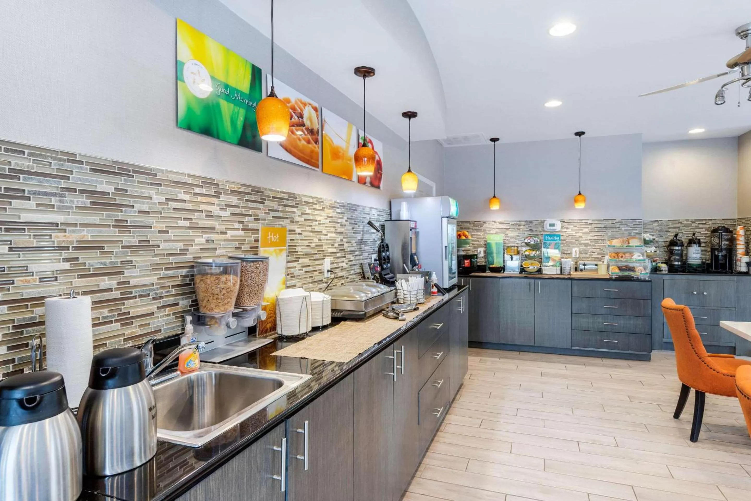 Restaurant/places to eat in Quality Inn & Suites Lexington