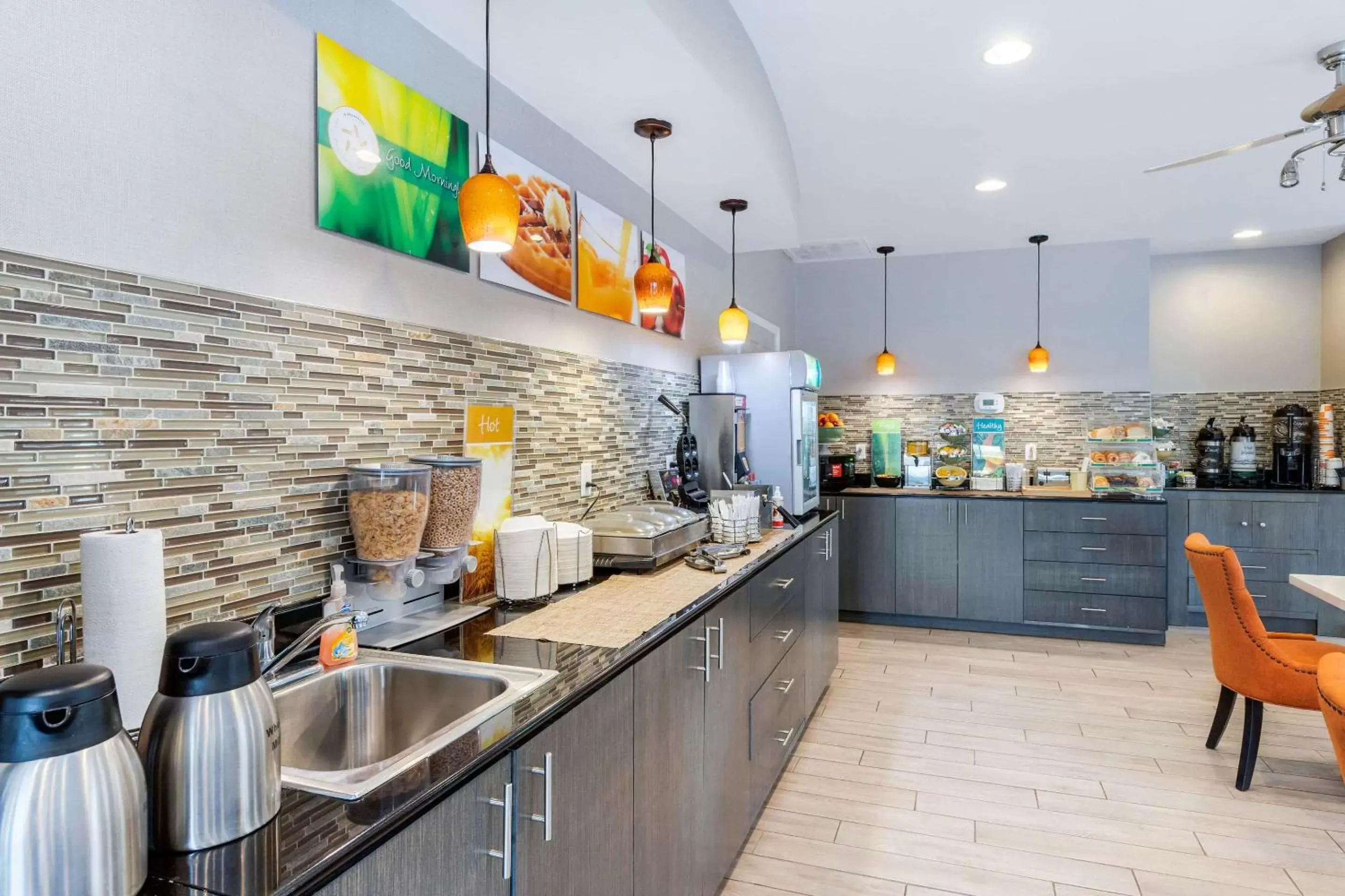 Restaurant/places to eat in Quality Inn & Suites Lexington Restaurant/places to eat in Quality Inn & Suites Lexington