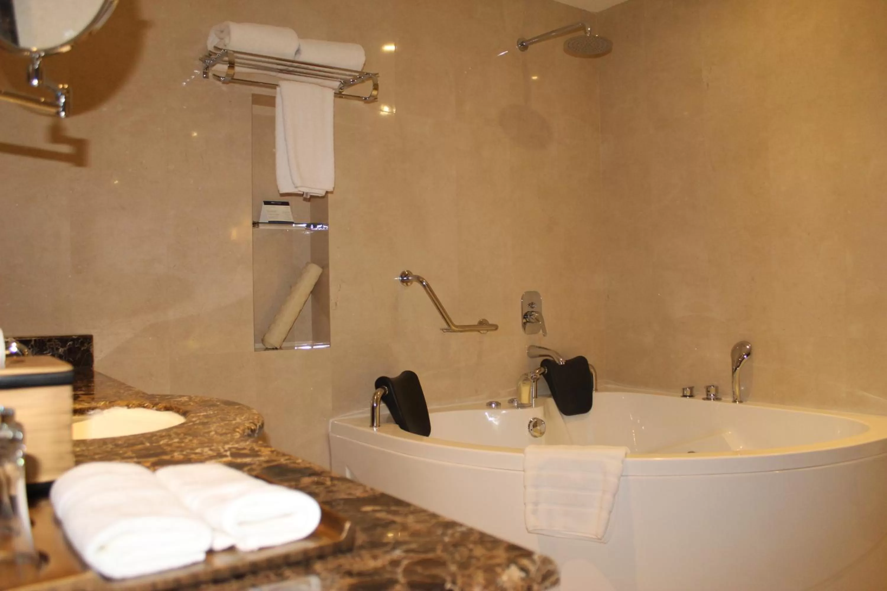 Bath in Swiss In Tabuk Hotel
